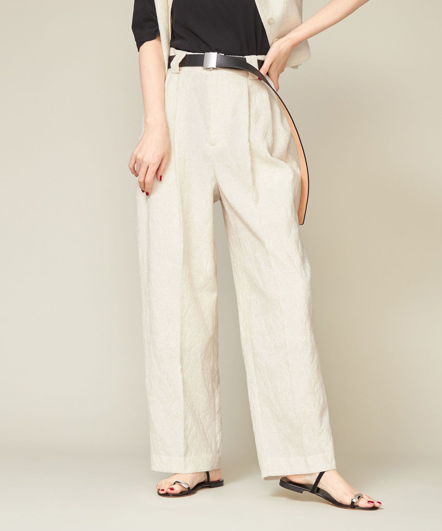 【SALE／40%OFF】conte ＜conte＞ジャガード タック ワイドパンツ ユナイテッドアローズ パンツ その他のパンツ ホワイト ブラック ベージュ【送料無料】のサムネイル