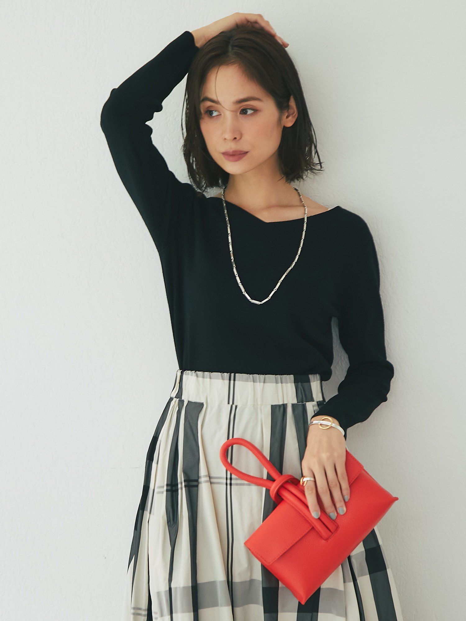 【SALE／30%OFF】La boutique BonBon 【デコルテもきれいに演出】総針Vネックニット ラブティックボンボン トップス ニット ブラック ホワイト レッド【送料無料】のサムネイル