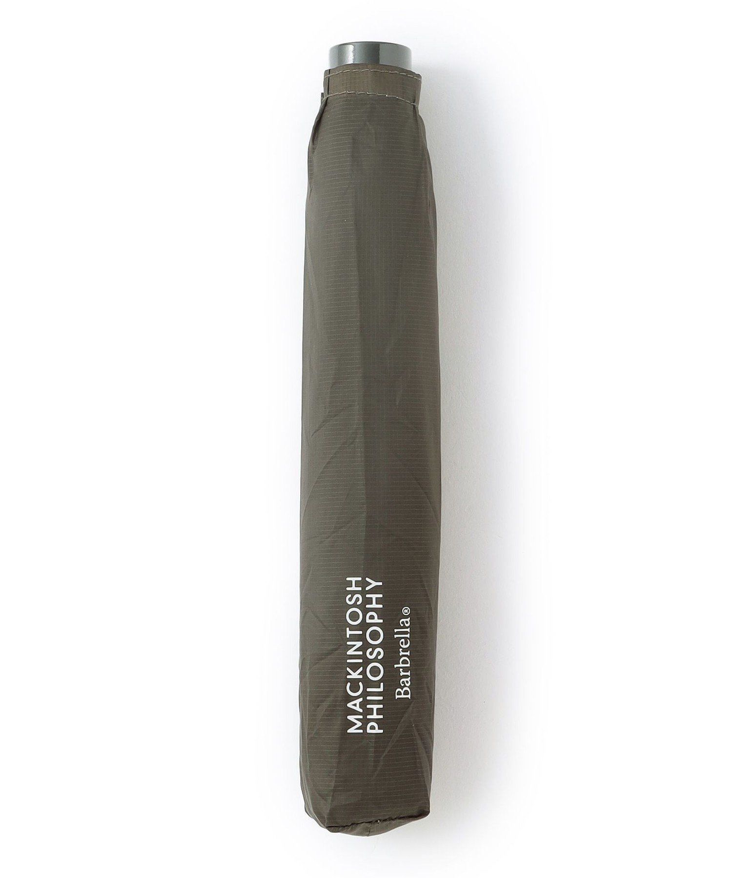 MACKINTOSH PHILOSOPHY（マッキントッシュ フィロソフィー）【Barbrella(R)】 バーブレラ60cm 無地シンプルな無地が使いやすい軽量折りたたみ傘親骨の長さが60cmの折りたたみ傘ながら、傘の重量が約120g。男性も使いやすいサイズです。この軽さを実現するために、傘の親骨には航空機のボディに使用されるカーボンファイバーを、生地には軽量な10D（デニール）の生地を使用しています。バッグに入れてもストレスを感じない、軽くてコンパクトな折りたたみ傘です。ギフトにもおすすめです。※この商品はサンプルでの撮影を行っています。実際の商品とイメージ、仕様が異なる場合がございます。型番：H1W31010---74-X JV0080【採寸】サイズ全長重量X24.5cm125g商品のサイズについて【商品詳細】MADE IN CHINAサイズ：X※画面上と実物では多少色具合が異なって見える場合もございます。ご了承ください。商品のカラーについて 【予約商品について】 ※「先行予約販売中」「予約販売中」をご注文の際は予約商品についてをご確認ください。MACKINTOSH PHILOSOPHY（マッキントッシュ フィロソフィー）【Barbrella(R)】 バーブレラ60cm 無地シンプルな無地が使いやすい軽量折りたたみ傘親骨の長さが60cmの折りたたみ傘ながら、傘の重量が約120g。男性も使いやすいサイズです。この軽さを実現するために、傘の親骨には航空機のボディに使用されるカーボンファイバーを、生地には軽量な10D（デニール）の生地を使用しています。バッグに入れてもストレスを感じない、軽くてコンパクトな折りたたみ傘です。ギフトにもおすすめです。※この商品はサンプルでの撮影を行っています。実際の商品とイメージ、仕様が異なる場合がございます。型番：H1W31010---74-X JV0080【採寸】サイズ全長重量X24.5cm125g商品のサイズについて【商品詳細】MADE IN CHINAサイズ：X※画面上と実物では多少色具合が異なって見える場合もございます。ご了承ください。商品のカラーについて 【予約商品について】 ※「先行予約販売中」「予約販売中」をご注文の際は予約商品についてをご確認ください。■重要なお知らせ※ 当店では、ギフト配送サービス及びラッピングサービスを行っておりません。ご注文者様とお届け先が違う場合でも、タグ（値札）付「納品書 兼 返品連絡票」同梱の状態でお送り致しますのでご了承ください。 ラッピング・ギフト配送について※ 2点以上ご購入の場合、全ての商品が揃い次第一括でのお届けとなります。お届け予定日の異なる商品をお買い上げの場合はご注意下さい。お急ぎの商品がございましたら分けてご購入いただきますようお願い致します。発送について ※ 買い物カートに入れるだけでは在庫確保されませんのでお早めに購入手続きをしてください。当店では在庫を複数サイトで共有しているため、同時にご注文があった場合、売切れとなってしまう事がございます。お手数ですが、ご注文後に当店からお送りする「ご注文内容の確認メール」をご確認ください。ご注文の確定について ※ Rakuten Fashionの商品ページに記載しているメーカー希望小売価格は、楽天市場「商品価格ナビ」に登録されている価格に準じています。 商品の価格についてMACKINTOSH PHILOSOPHYMACKINTOSH PHILOSOPHYの傘・長傘ファッション雑貨ご注文・お届けについて発送ガイドラッピンググッズ3,980円以上送料無料ご利用ガイド