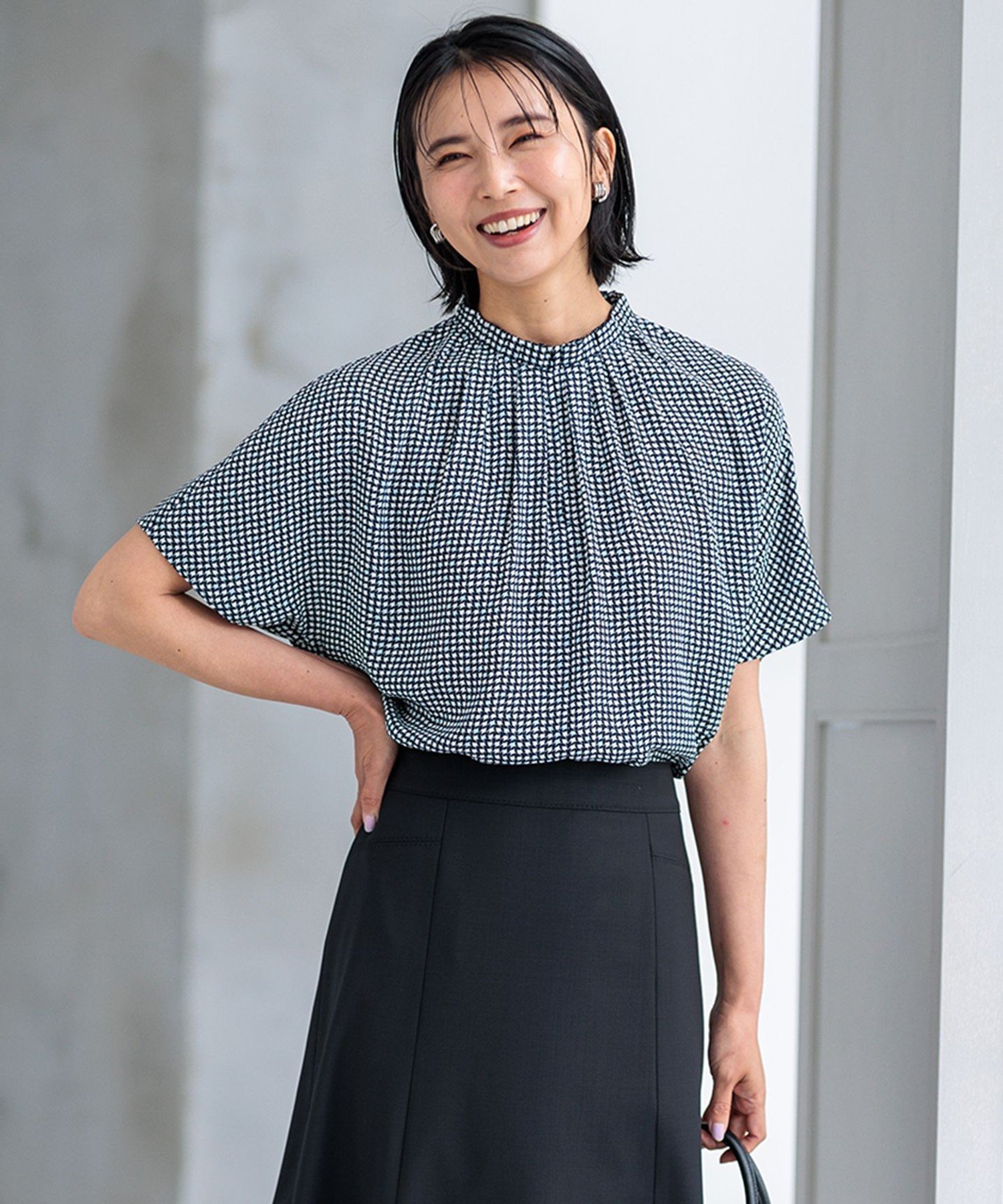 23区 【洗える】ライトバックサテンアムンゼン ハウンドトゥース プリント ブラウス ニジュウサンク トップス シャツ・ブラウス ホワイト ネイビー