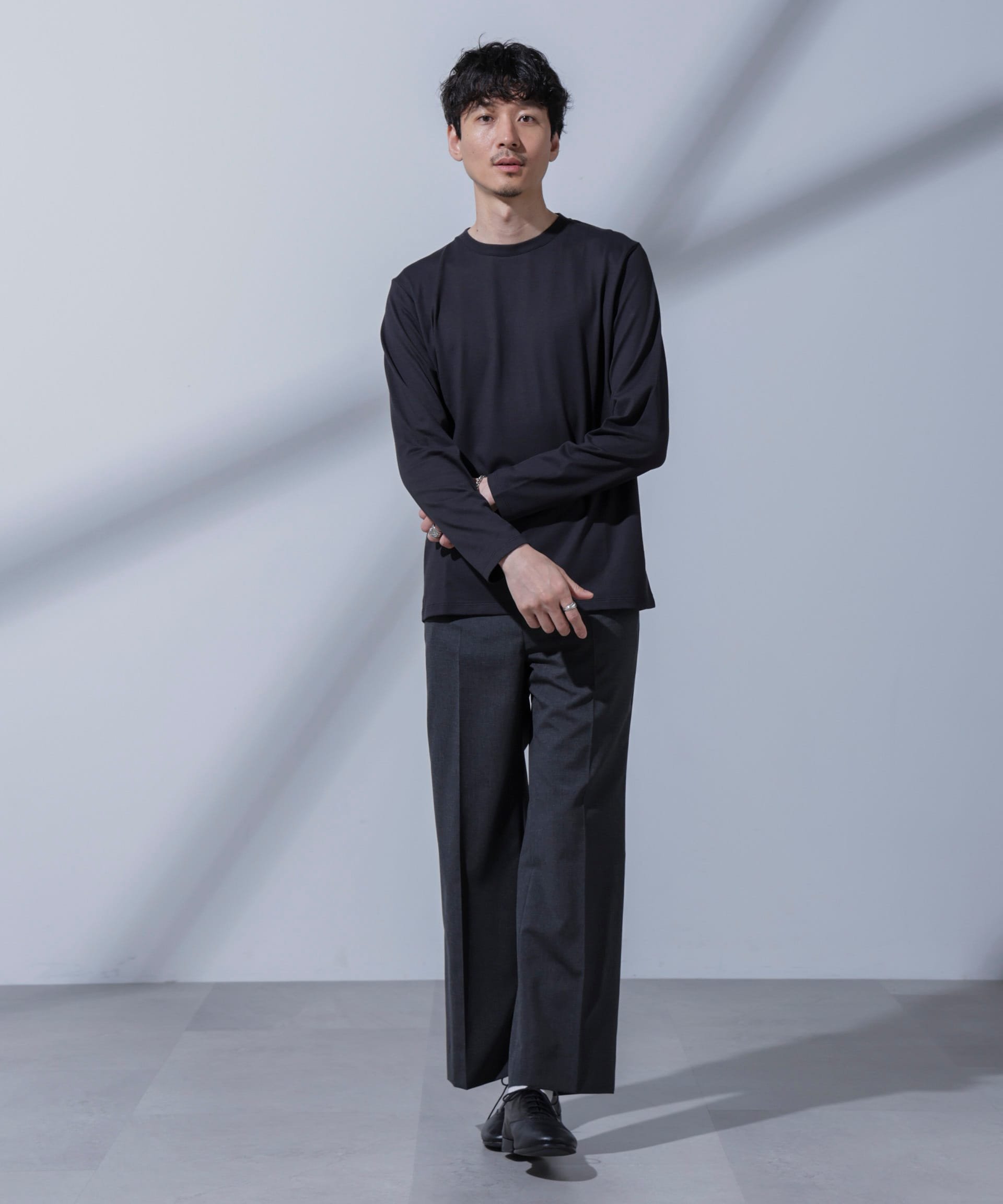 【SALE／30%OFF】NANO universe Anti Soaked(R)汗染み防止 クルーネックTシャツ 長袖 ナノユニバース トップス カットソー・Tシャツ ブラック ホワイト ブラウン【送料無料】 stylife-14643336 Rakuten Fashion サンプル画像2