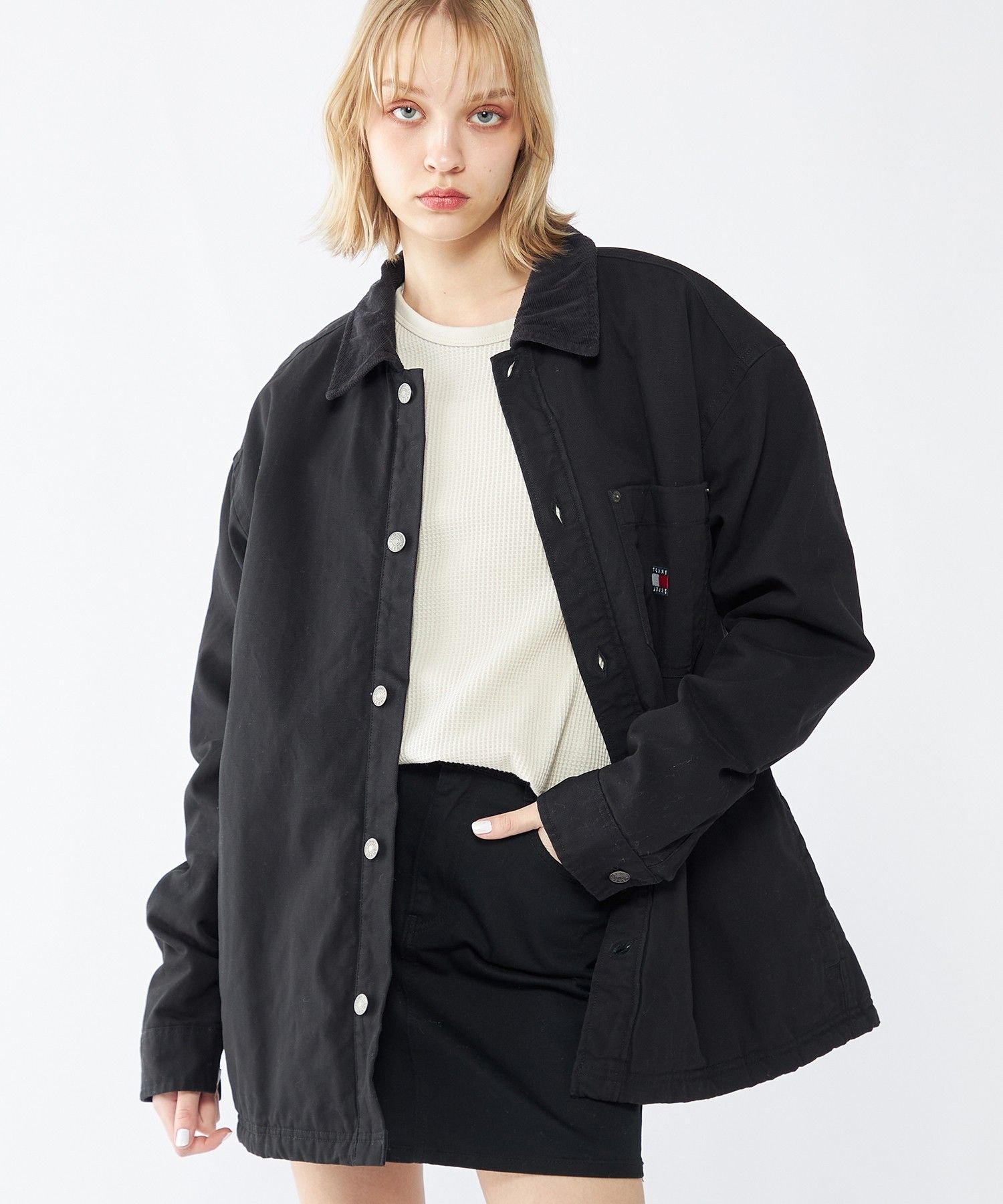 【SALE／50%OFF】TOMMY JEANS キャンバスコーデュロイオーバーシャツ トミーヒルフィガー トップス シャツ・ブラウス ブラック ベージュ【送料無料】