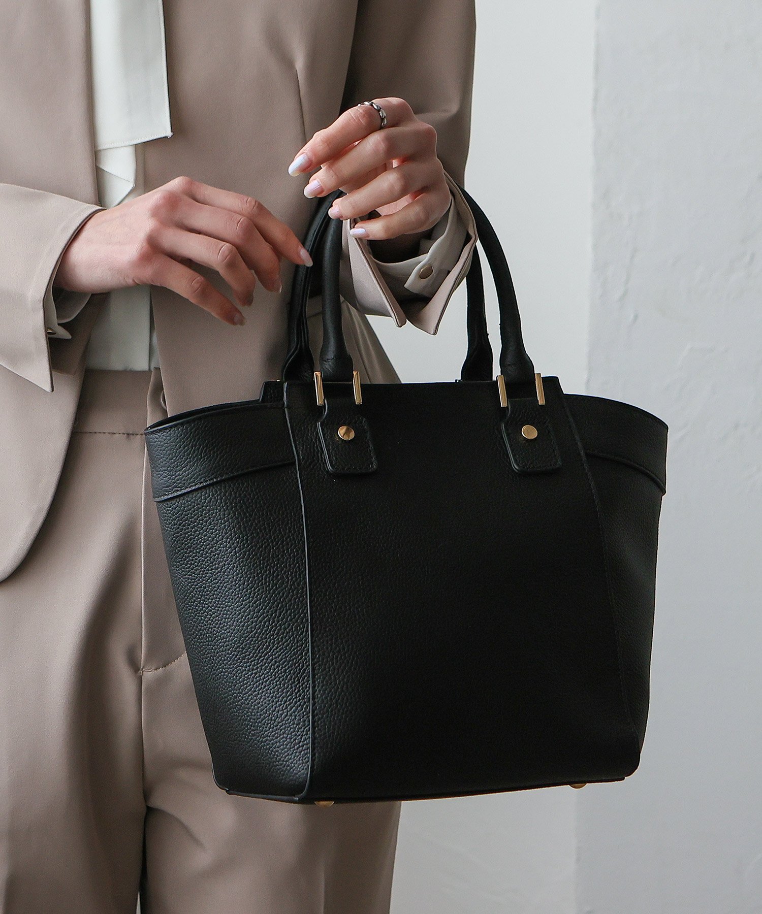 【SALE／35%OFF】aroco 本革2wayハンドバッグ ヴィータフェリーチェ バッグ ハンドバッグ グレー ブラック【送料無料】のサムネイル