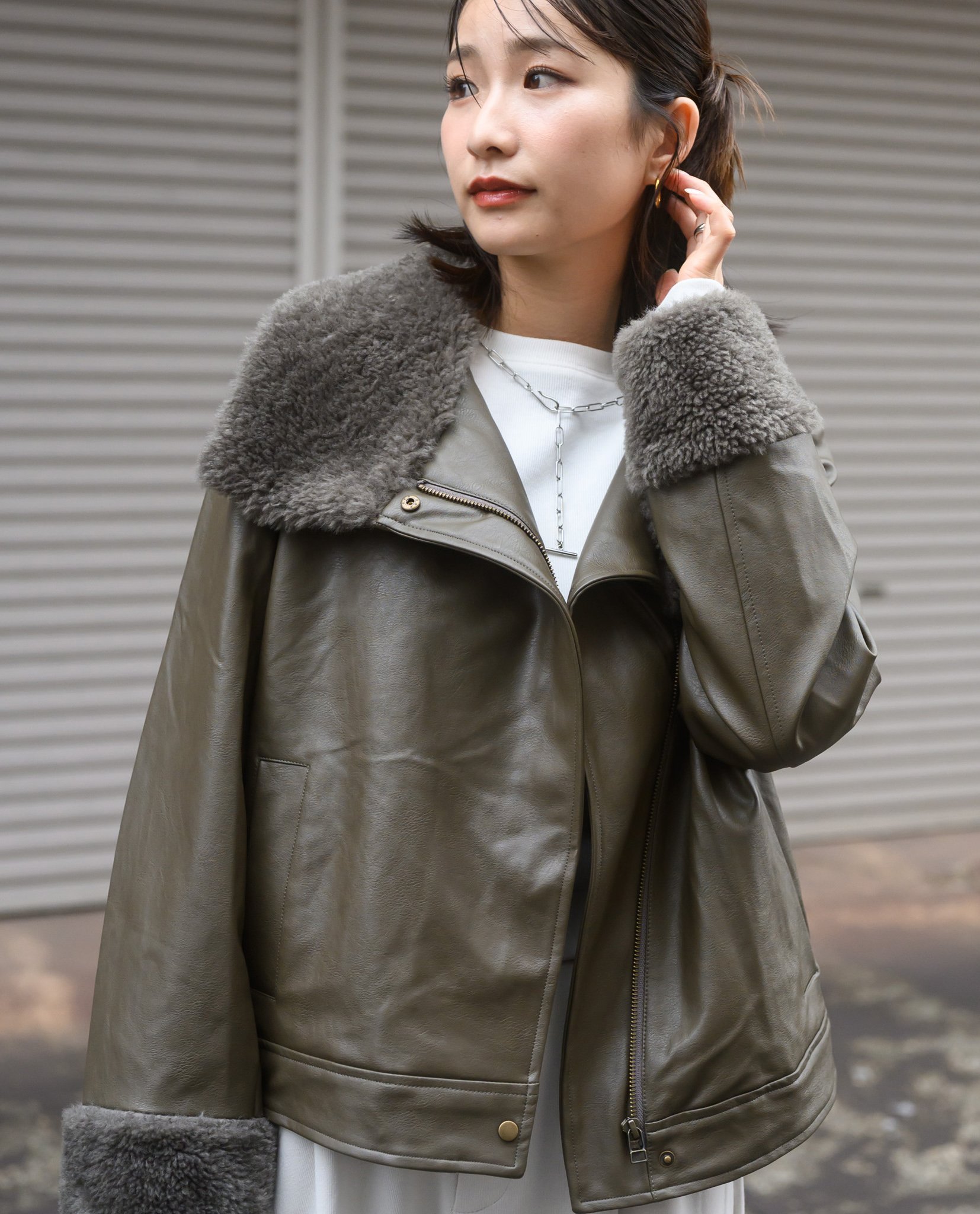 YEVS エコレザーポインテッドファージャケット イーブス ジャケット・アウター ブルゾン・ジャンパー ブラック ブラウン【送料無料】のサムネイル