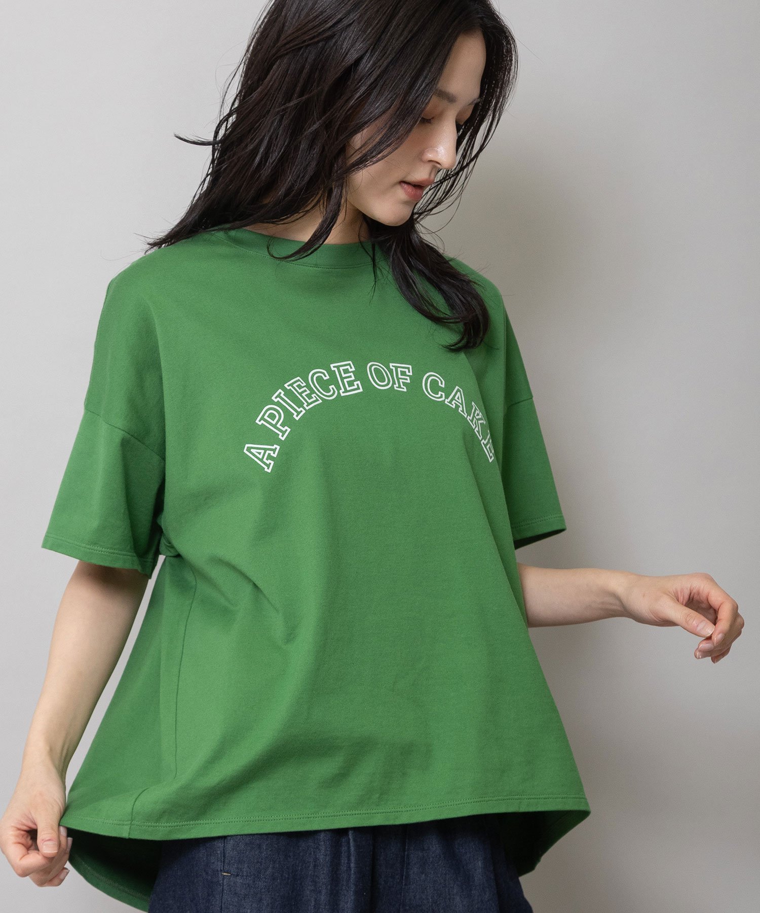 Munich "A PIECE OF CAKE"ロゴプリントTシャツ ミューニック トップス カットソー・Tシャツ グリーン ホワイト ブラック【送料無料】