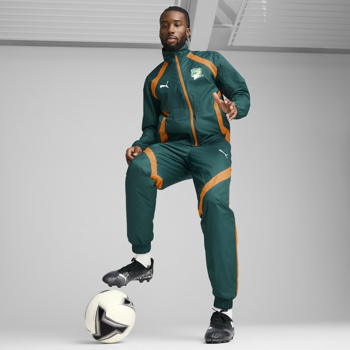 【SALE／30%OFF】PUMA メンズ サッカー コートジボワール プレマッチ ウーブン ジャケット プーマ ジャケット・アウター その他のジャケット・アウター ブラック【送料無料】