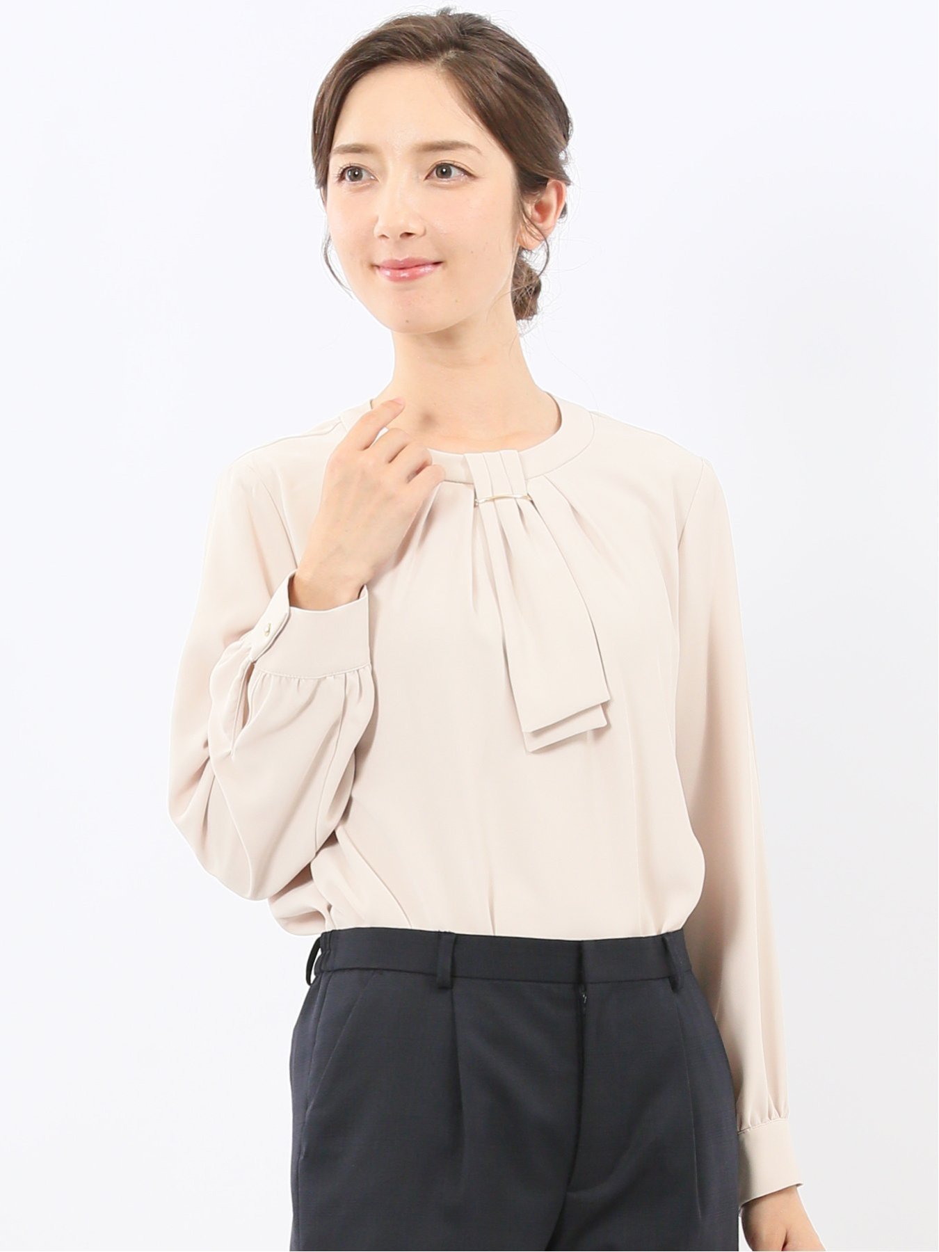 【SALE／20%OFF】m.f.editorial 金具付きボウタイ風 長袖プルオーバーブラウス タカキュー トップス シャツ・ブラウス ベージュ ホワイト ピンク【送料無料】
