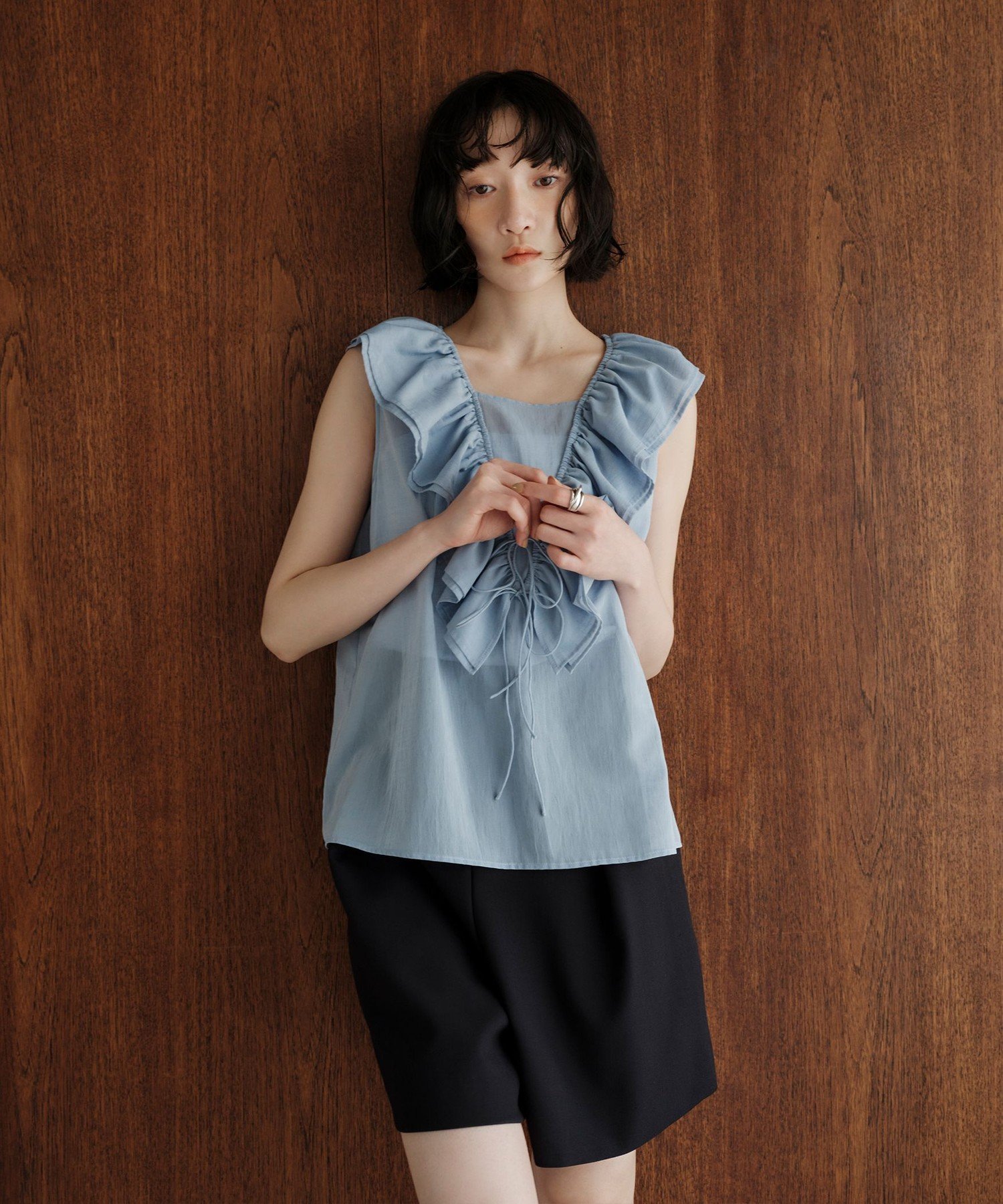 【SALE／40%OFF】EMMEL REFINES ＜EMMEL REFINES＞EM Vフリル リボンノースリーブ ブラウス ユナイテッドアローズ アウトレット トップス シャツ・ブラウス ブルー ブラック【送料無料】