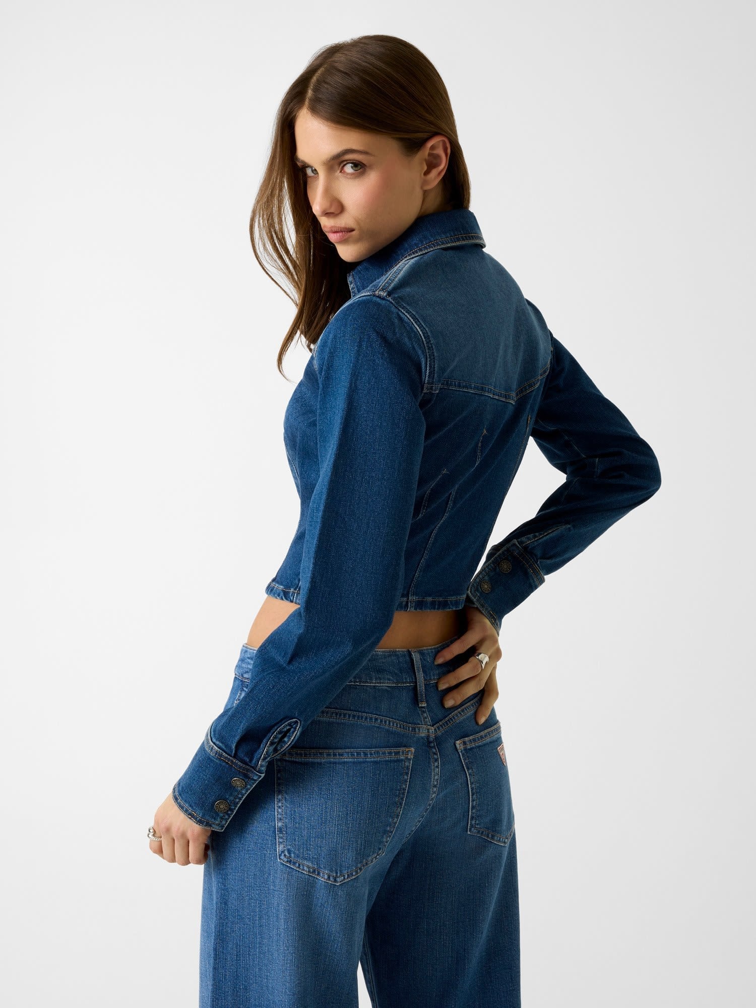 GUESS JEANS デニムジャケット (W)Cropped Shacket ゲス ジャケット・アウター デニムジャケット ブルー