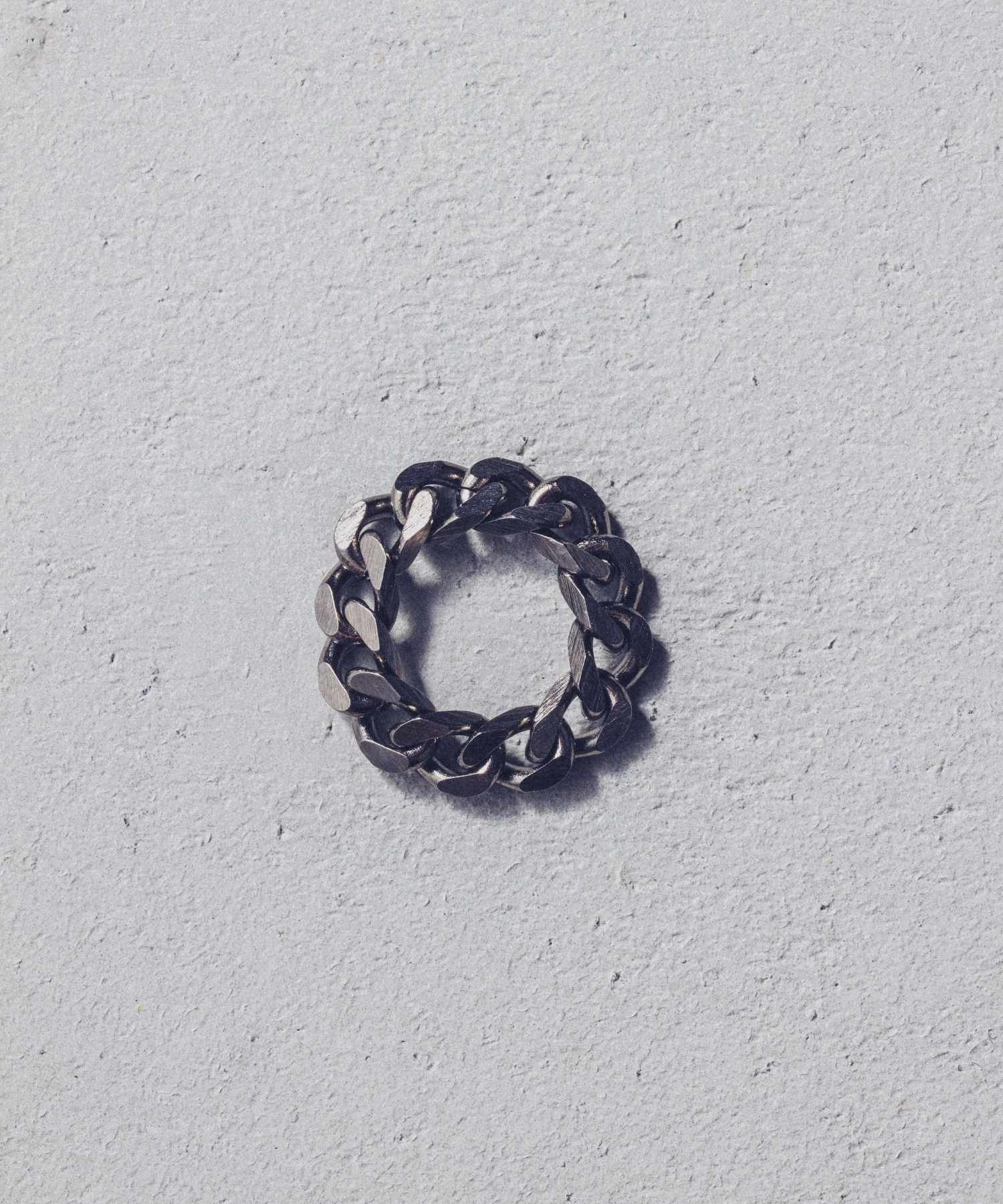 Curb Chain Cutting Ring アンドクラウド アクセサリー・腕時計 リング・指輪 イエロー ブラック シルバー