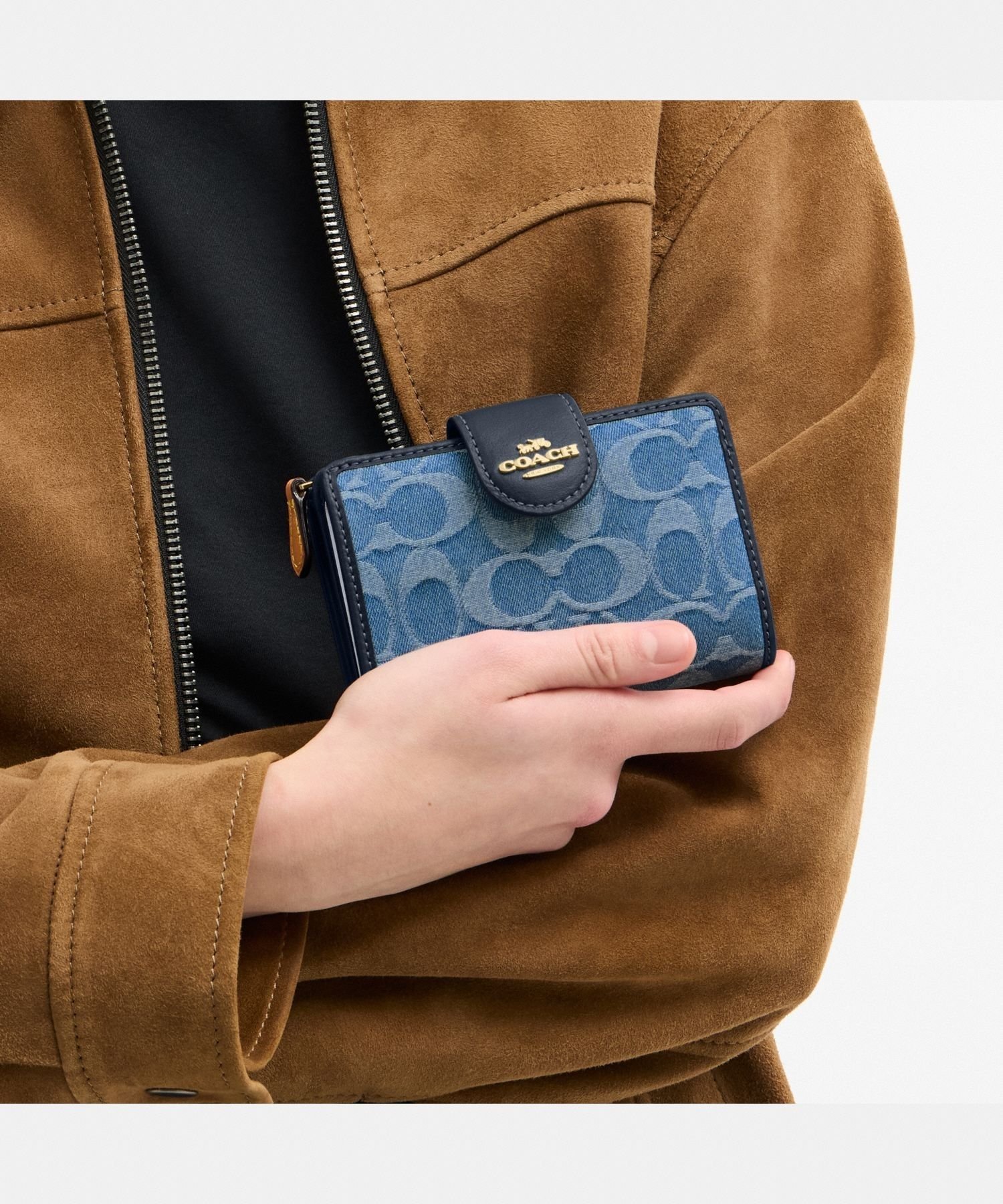 【SALE／60%OFF】COACH OUTLET 【公式】ミディアム コーナー ジップ ウォレット・シグネチャー デニム コーチ　アウトレット 財布・ポーチ・ケース 財布 ブルー【送料無料】
