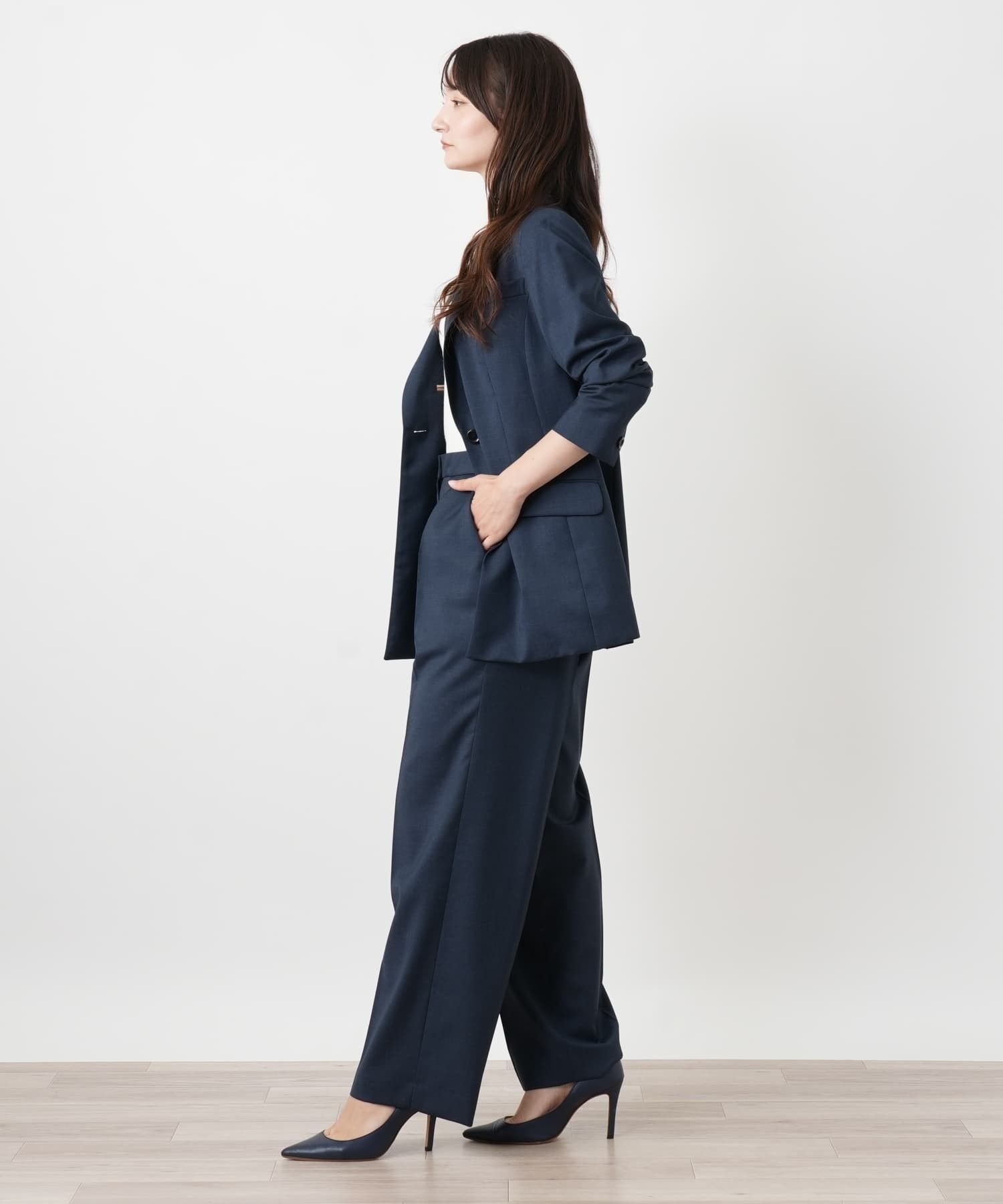 Leilian センタープレスパンツ レリアン パンツ その他のパンツ ブルー