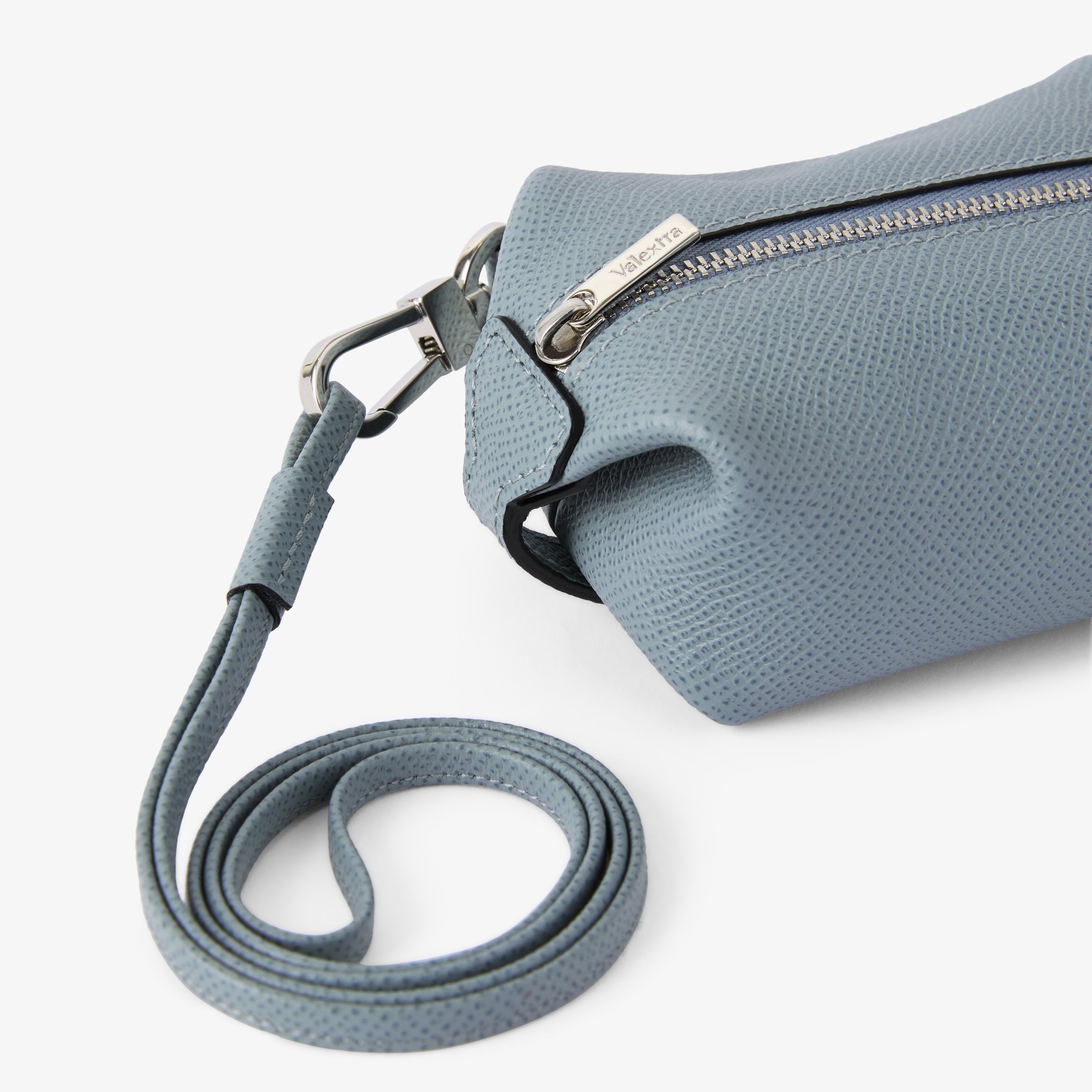 Valextra 【公式】ストラップ付 ミニビューティポーチ ヴァレクストラ 財布・ポーチ・ケース その他の財布・ポーチ・ケース ブルー【送料無料】