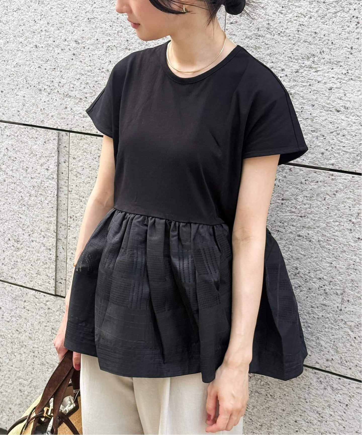 La Totalite TORRAZZO DONNA/トラッゾドンナ シアーチェックコンビペプラムプルオーバー ラ トータリテ トップス カットソー・Tシャツ ブラック ホワイト ネイビー