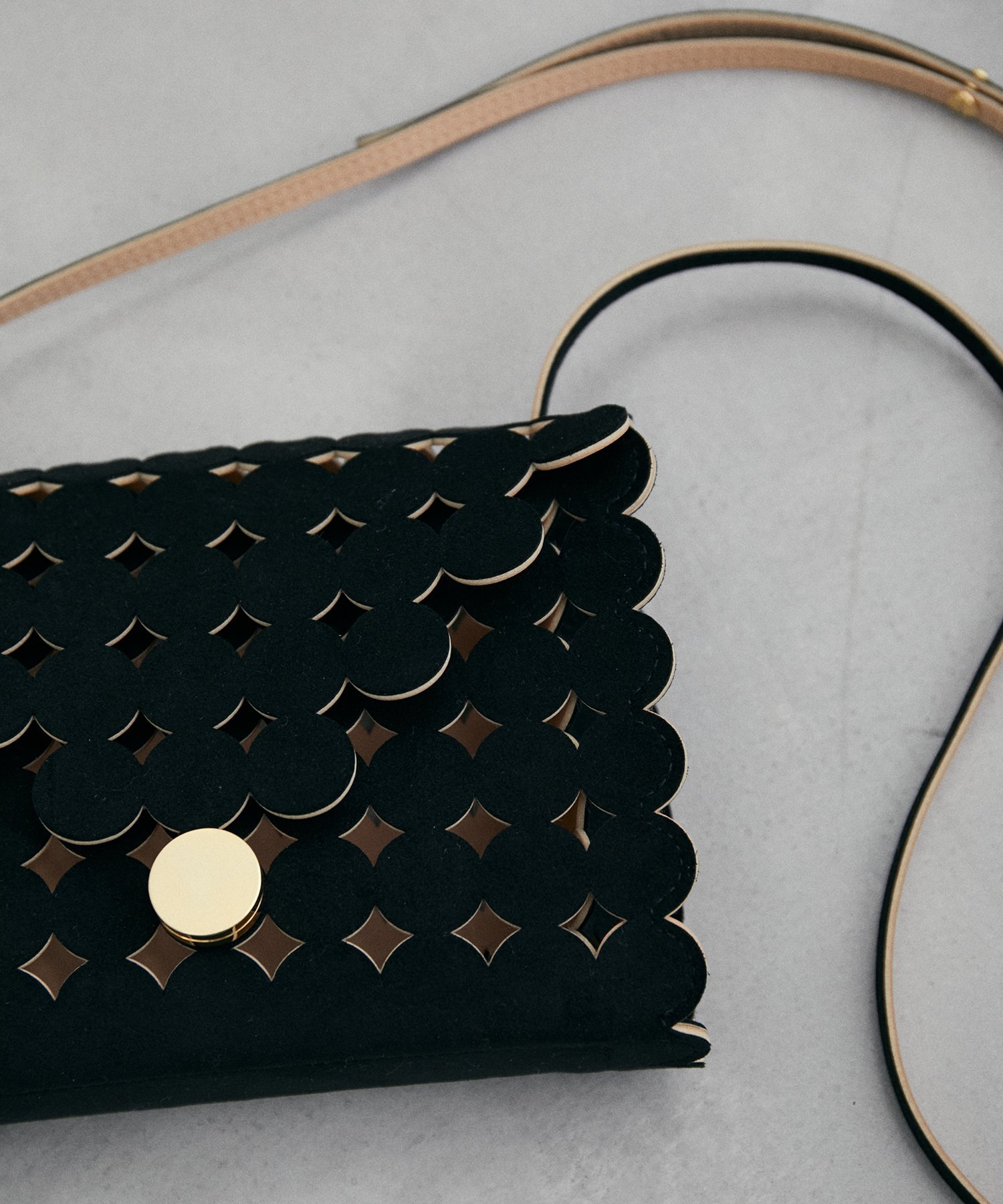 ADAM ET ROPE' FEMME 【MARY AL TERNA】MOON アダムエロペ バッグ ショルダーバッグ ブラック ホワイト【送料無料】のサムネイル