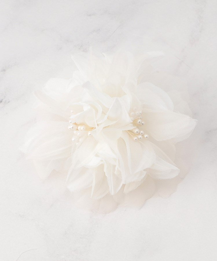 【SALE／50%OFF】Dessin 【入卒/セレモニー】トリプルシフォンコサージュ デッサン アクセサリー・腕時計 ブローチ・コサージュ・バッジ ホワイト ネイビー グレー