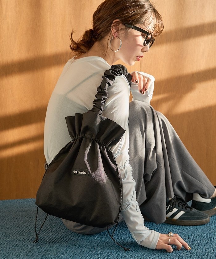 Columbia Woolley Cove Kinchaku Bag【限定展開】 25SS フリークスストア バッグ ハンドバッグ ベージュ ブラック グリーンのサムネイル