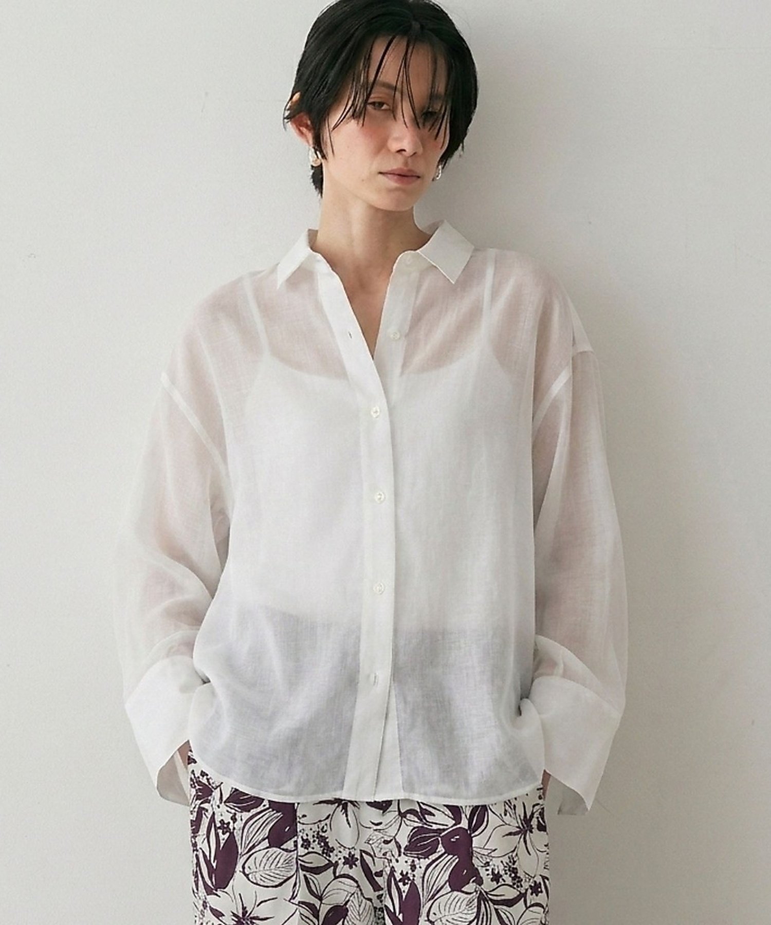 qualite 【CLASSY掲載・カシュクール着用可】リネン混レギュラーシャツ カリテ トップス シャツ・ブラウス ホワイト ブラウン パープル