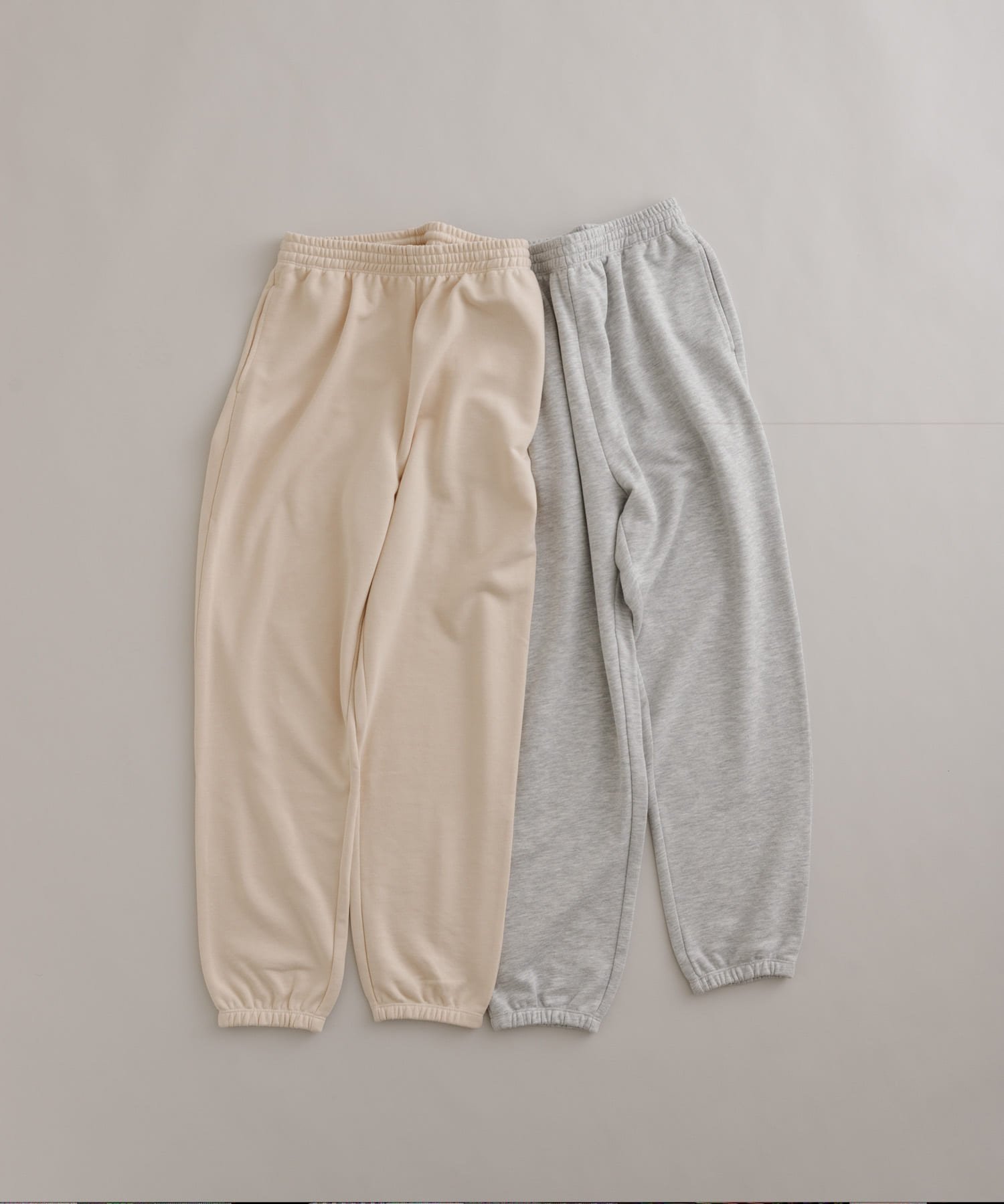 【SALE／50%OFF】URBAN RESEARCH 『UR TECH』スウェットジョガーパンツ アーバンリサーチ パンツ ジャージ・スウェットパンツ グレー ホワイト