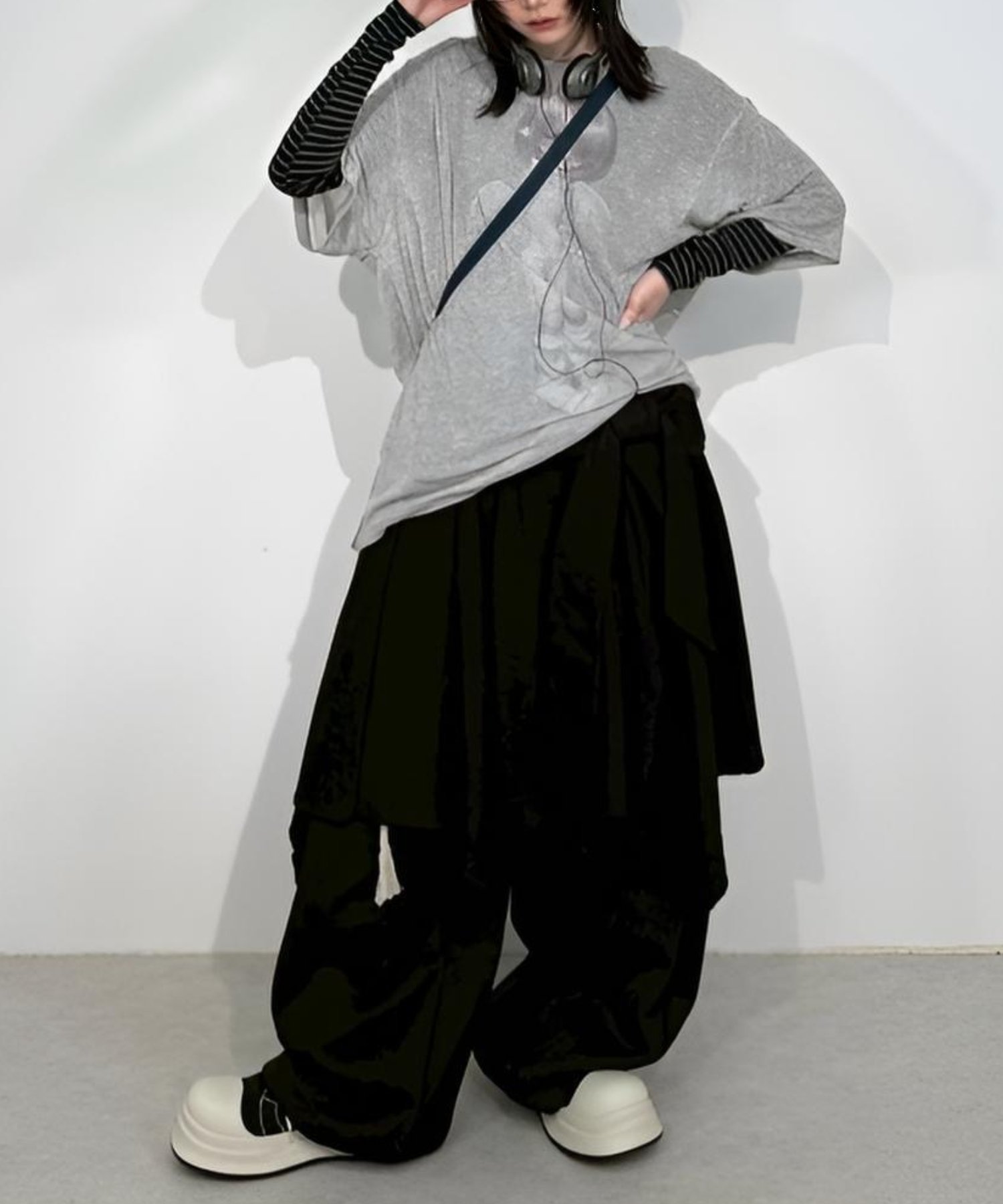Nerd out XU 【Nerd out XU】waist rope loose sweat pants ネバーマインドザエックスユー／チカシツプラス パンツ ジャージ・スウェットパンツ ブラック
