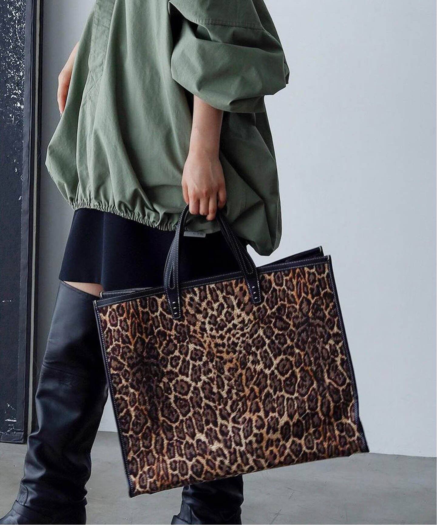 JOURNAL STANDARD L'ESSAGE 《別注》【A VACATION/ア ヴァケーション】TANK-L BROWN LEO:トートバッグ ジャーナルスタンダード レサージュ バッグ トートバッグ ベージュ【送料無料】のサムネイル