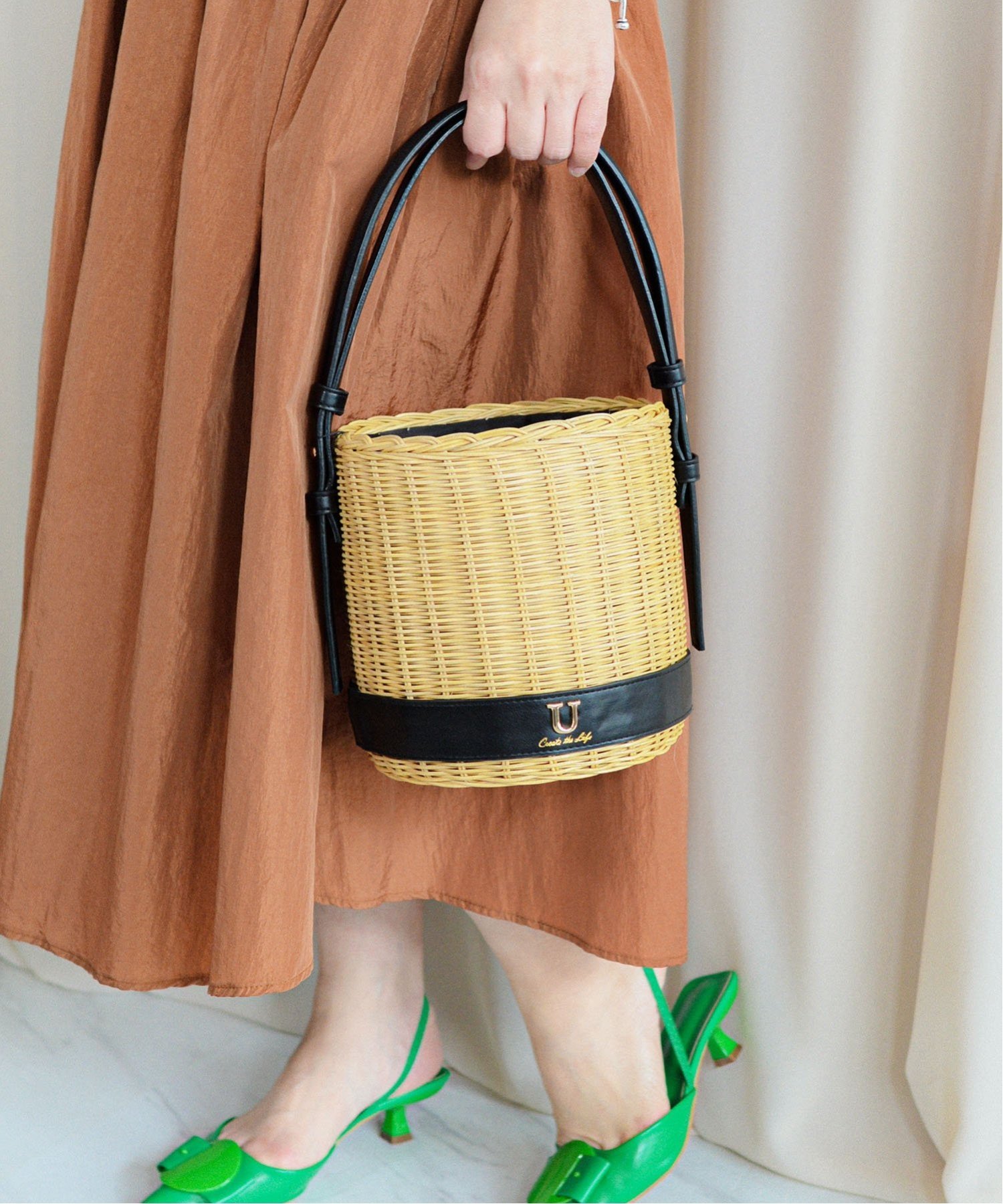 【SALE／60%OFF】U Histoire-U/ラタンワンハンドルかごバッグ イストワール バッグ かごバッグ ブラック ベージュ ホワイト【送料無料】のサムネイル