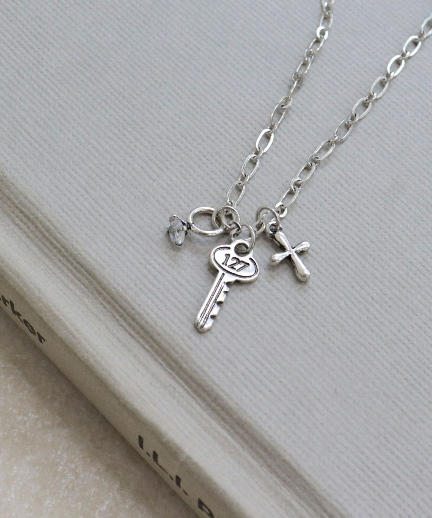 【SALE／43%OFF】fredy emue 3モチーフプチネックレス フレディ アンド グロスター アクセサリー・腕時計 ネックレス ゴールド シルバー