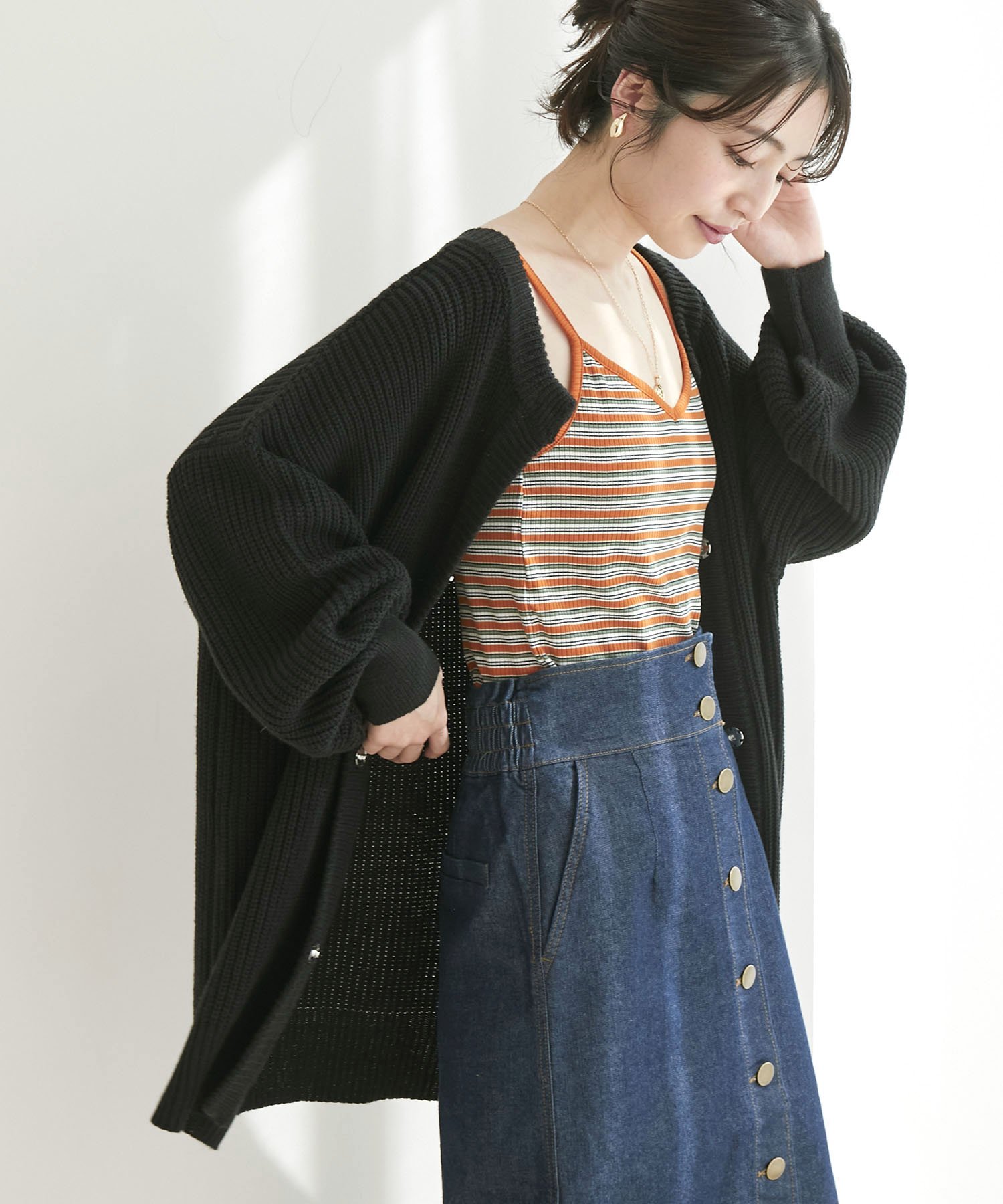 【SALE／60%OFF】vis-a-vis 【WEB限定】【前後2WAY】オーバーサイズスナップ釦カラーカーディガン ビス トップス カーディガン ブラック ホワイト グリーン イエローのサムネイル