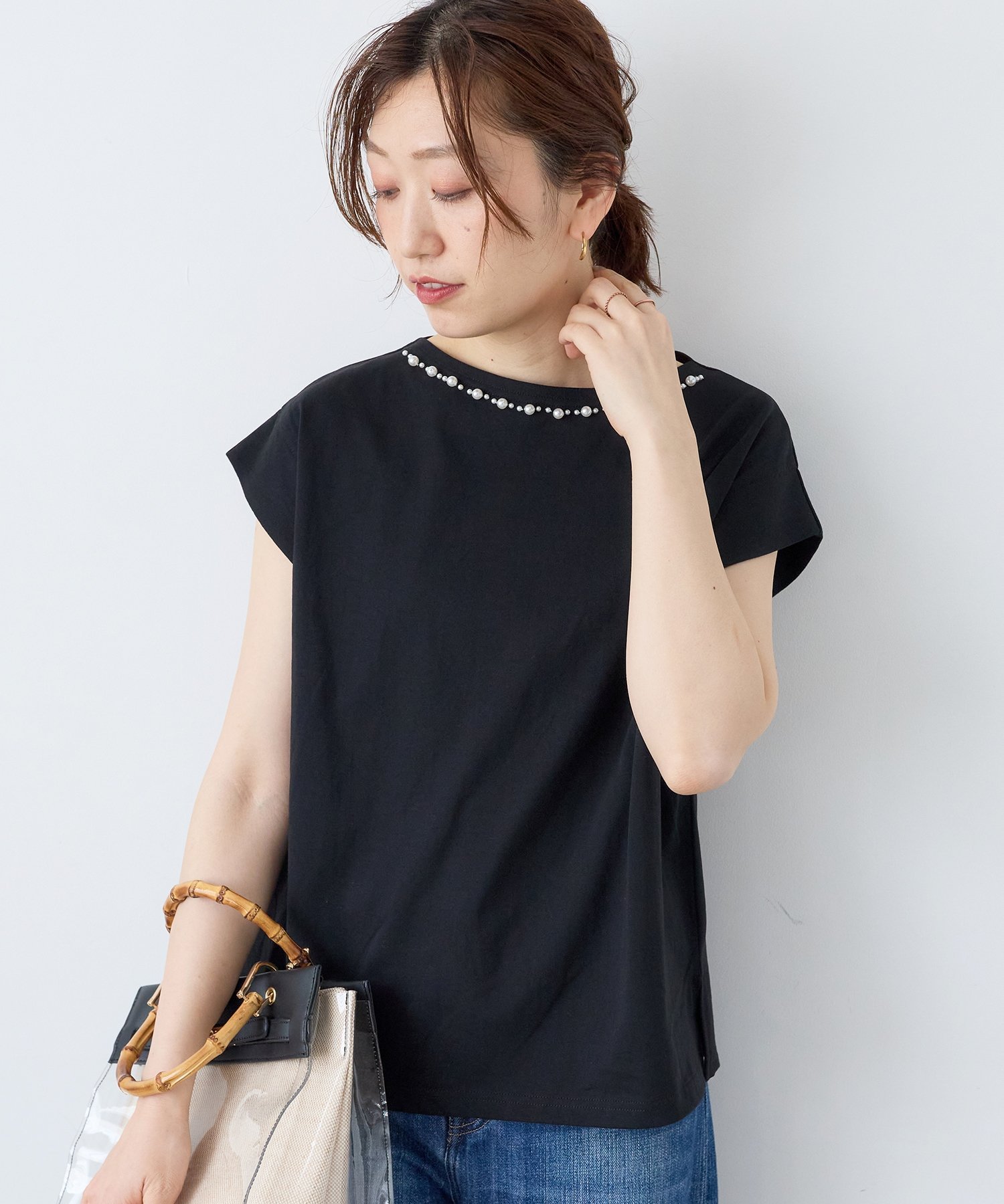 le.coeur blanc パールネックフレンチスリーブカットソー ルクールブラン トップス カットソー・Tシャツ ブラック ホワイト