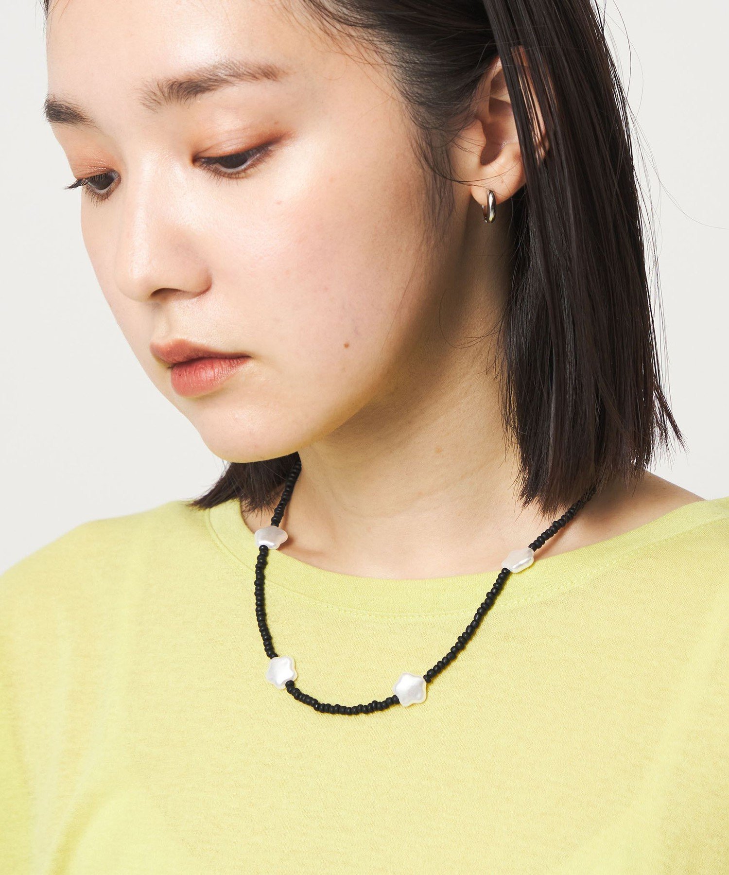 CITEN ＜CITEN＞フラワーモチーフビーズネックレス シテン アクセサリー・腕時計 ネックレス イエロー ブラック