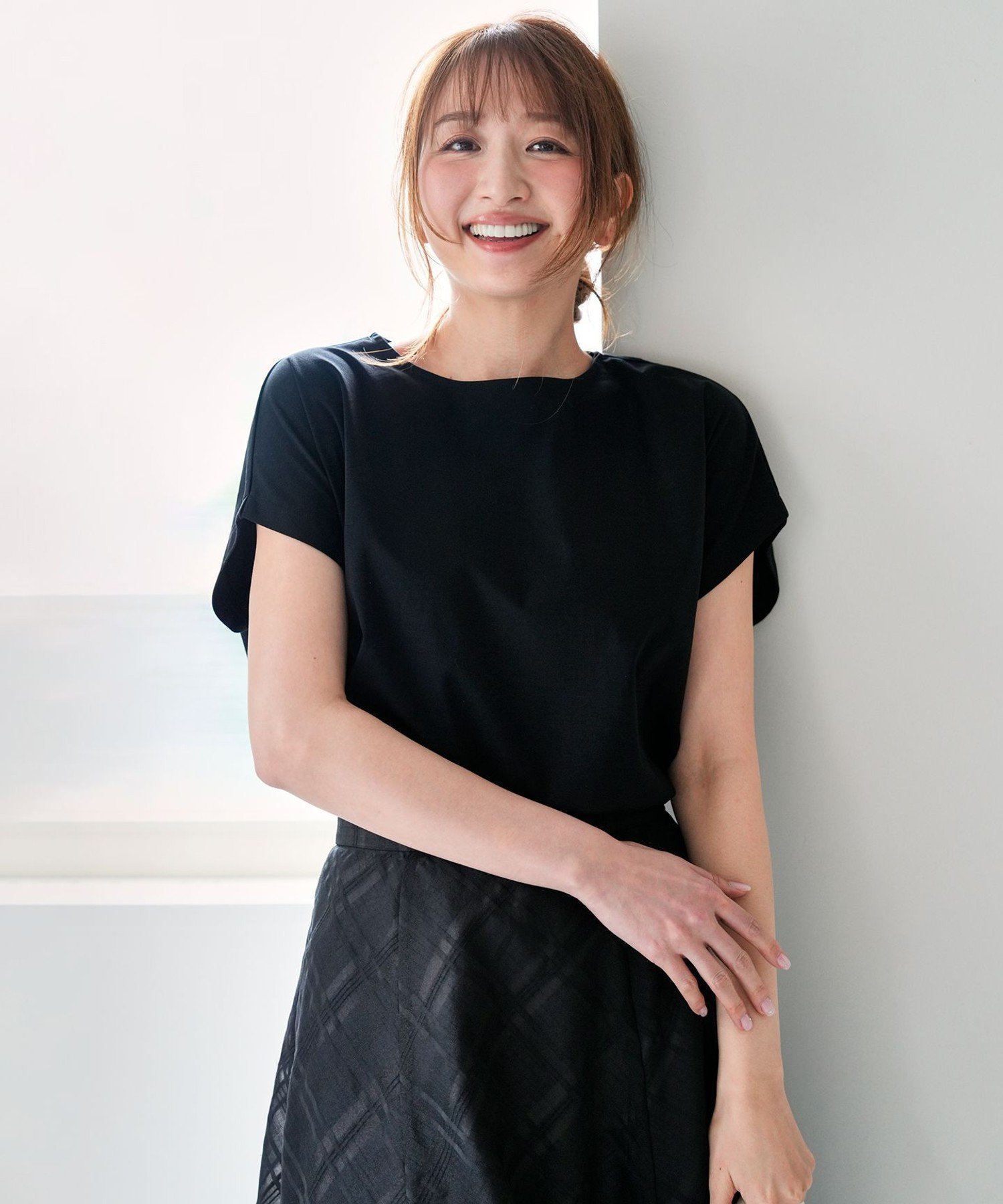 【シルクタッチさら魅せTシャツ】後ろコクーン プルオーバー エニィスィス トップス カットソー・Tシャツ ブラウン ホワイト ブラック パープル オレンジ