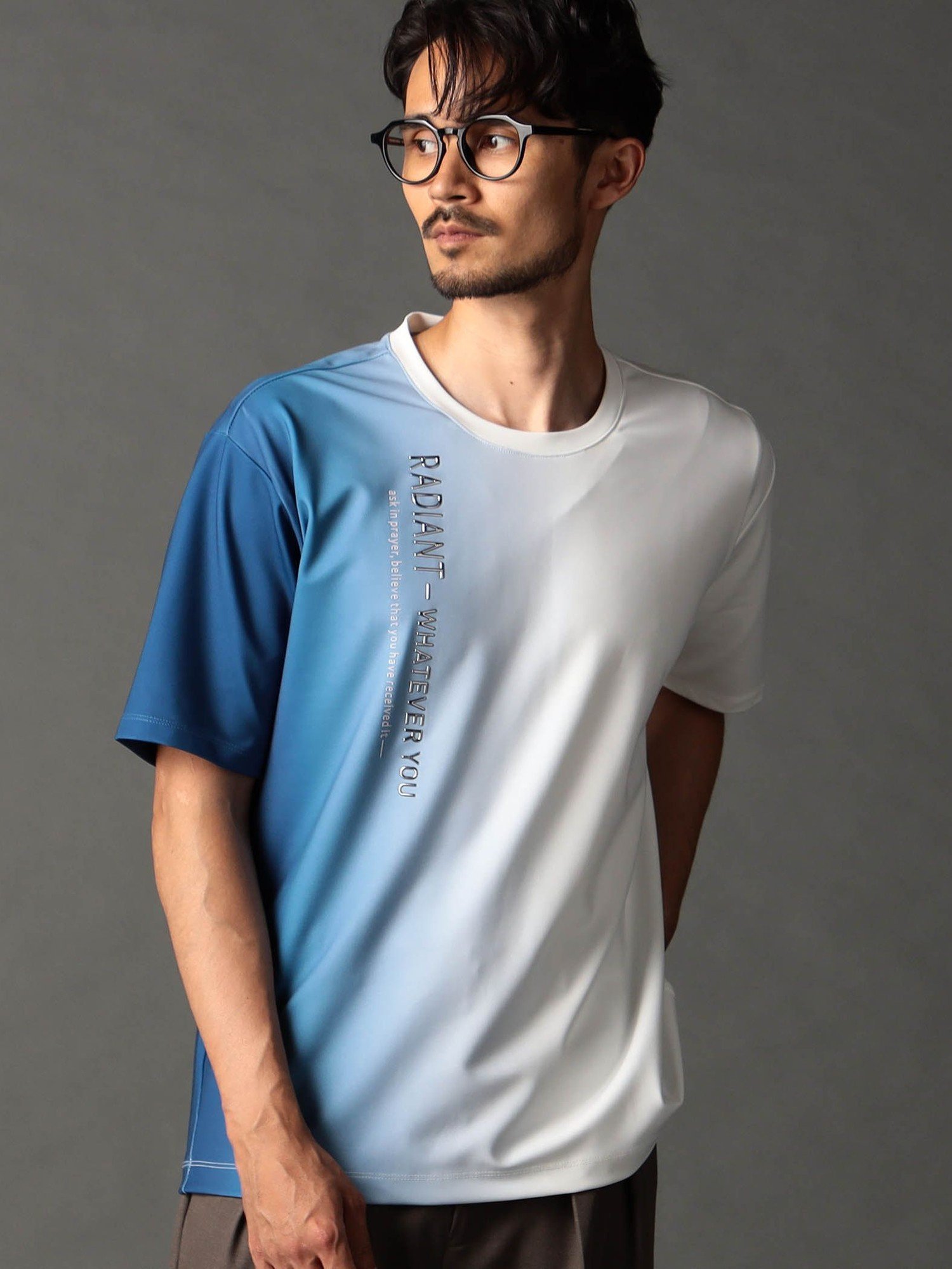 NICOLE CLUB FOR MEN ストレッチポンチ 縦ロゴグラデーションTシャツ ニコル トップス カットソー・Tシャツ ワインレッド グレー ブルー