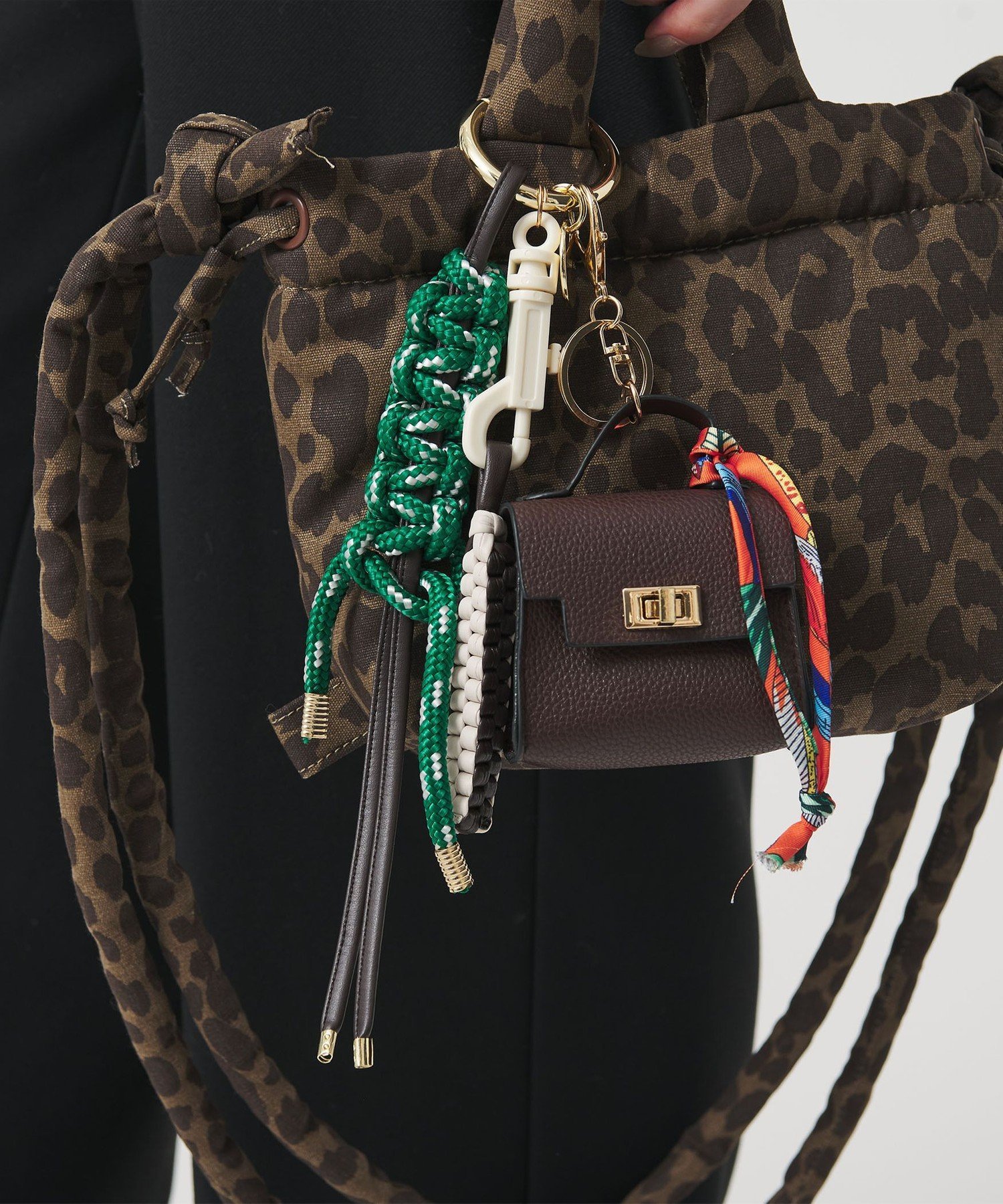 BEAUTY&YOUTH UNITED ARROWS <VIAMAILBAG>ミニバッグ チャーム ビューティー&ユース ユナイテッドアローズ ファッション雑貨...