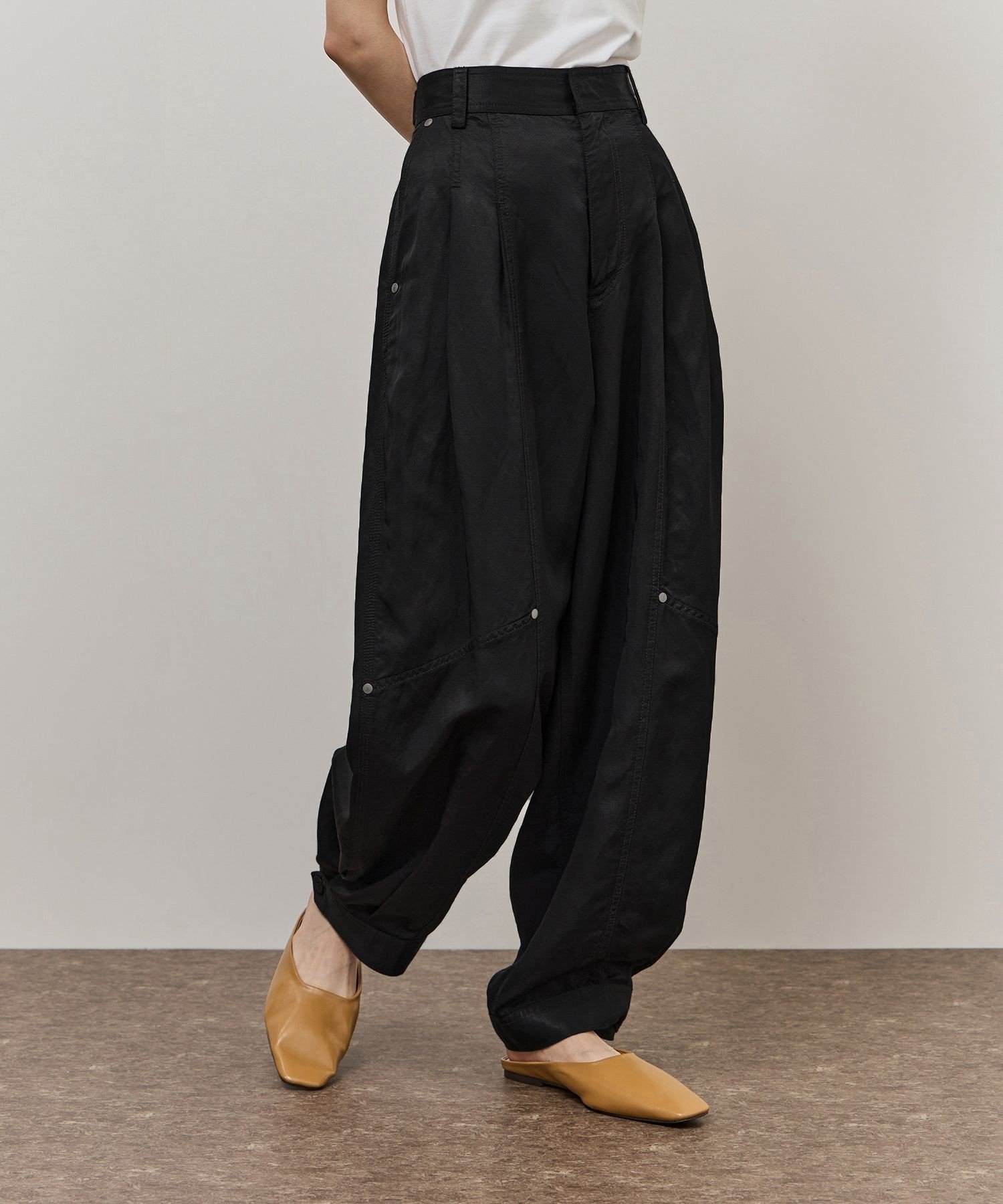 アジャストヘムクロップドパンツ アダムエロペ パンツ その他のパンツ ベージュ ブラック