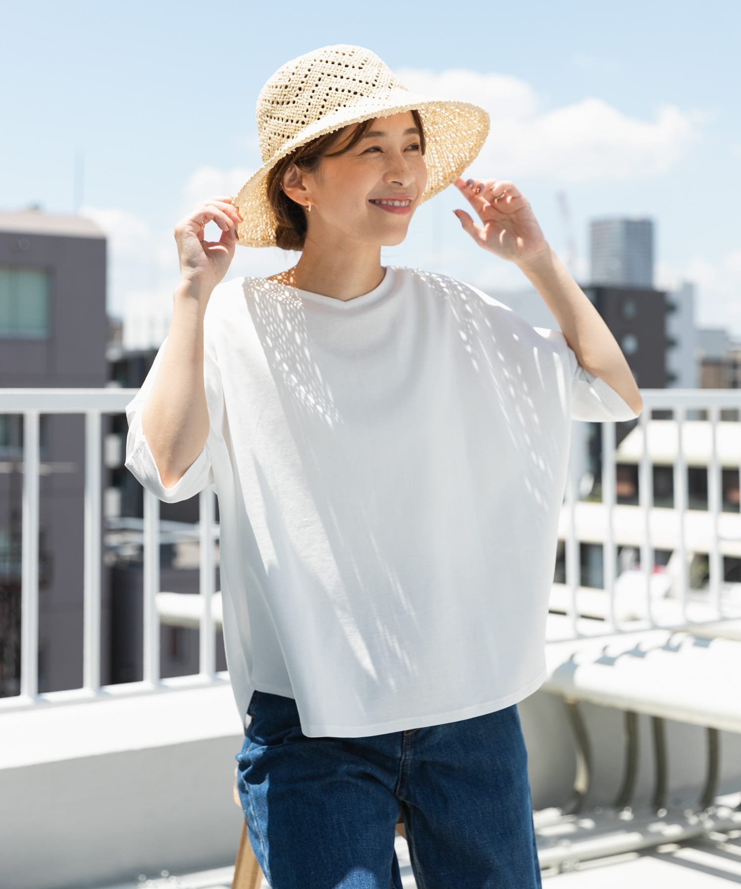 【SALE／50%OFF】DOORS バックタックドルマンプルオーバー アーバンリサーチドアーズ トップス カットソー・Tシャツ ホワイト ブラウン ネイビーのサムネイル