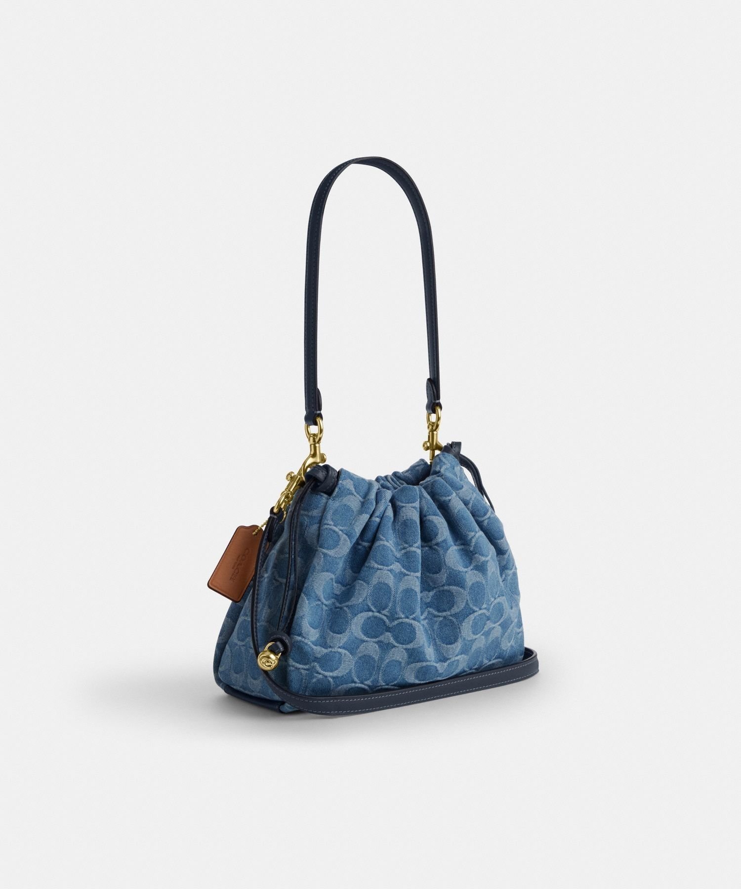 【SALE／60%OFF】COACH OUTLET 【公式】フェイ ドローストリング バッグ・シグネチャー デニム コーチ　アウトレット バッグ ショルダーバッグ ブルー【送料無料】