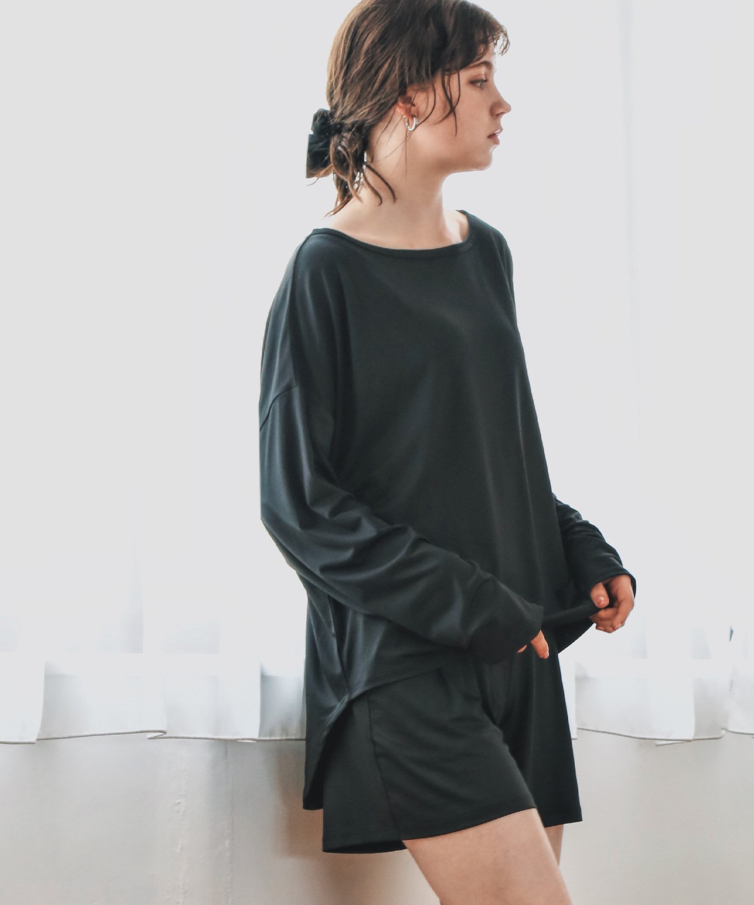 【SALE／32%OFF】aity オフショルダー&ショートパンツ 長袖ラッシュガード上下セッ...