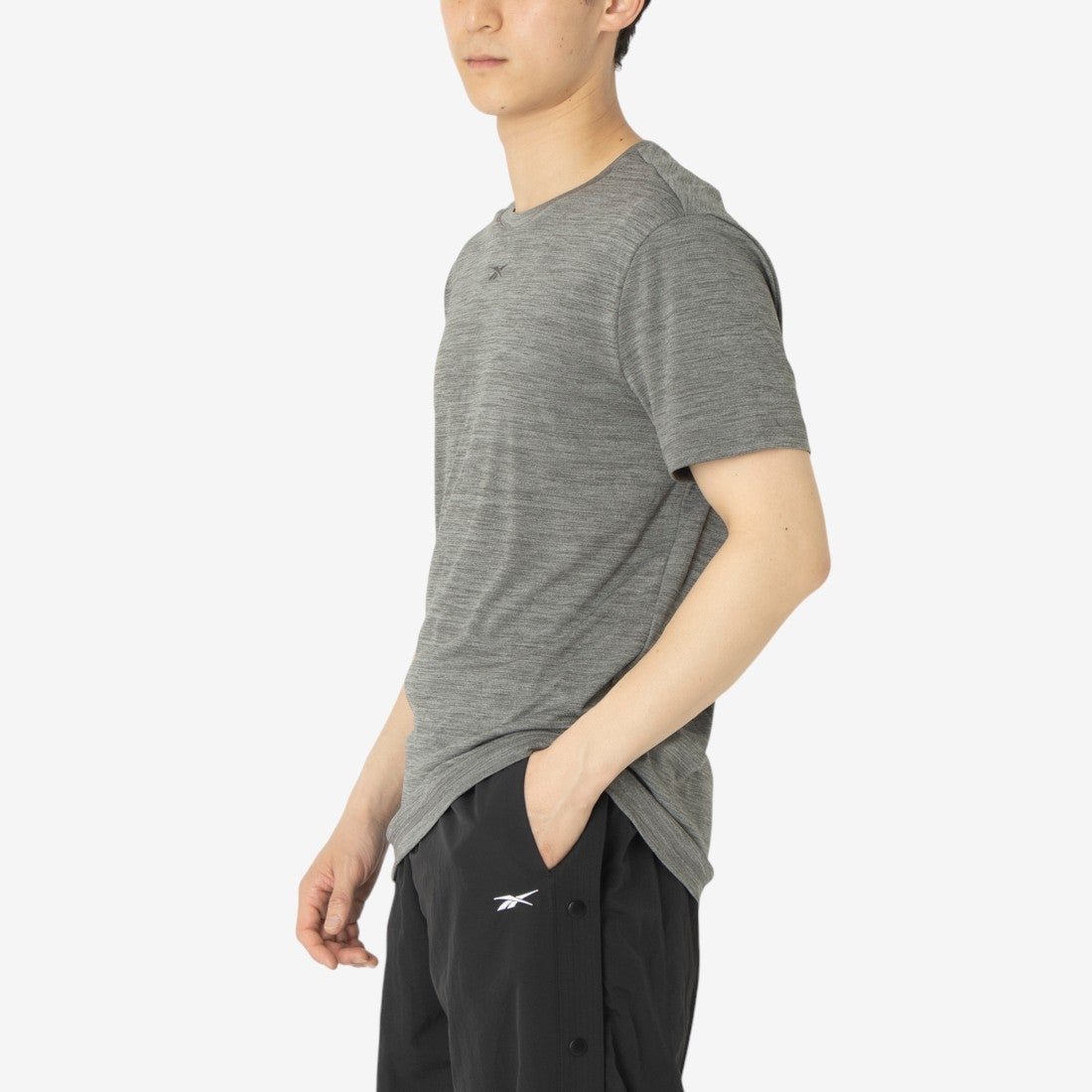 トレイン メランジ テック Tシャツ / ID TRAIN MELANGE TECH TEE リーボック トップス カットソー・Tシャツ グレー ブラック