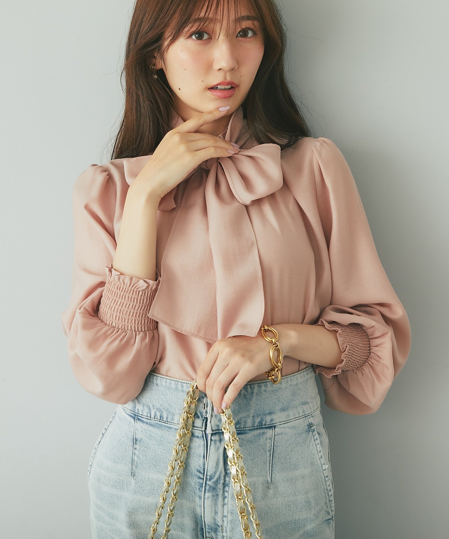 【SALE／10%OFF】La boutique BonBon 【ご好評につきNEWカラー】ボウタイシャーリングギャザーブラウス ラブティックボンボン トップス シャツ・ブラウス ホワイト ピンク【送料無料】 stylife-15740822 Rakuten Fashion サンプル画像3