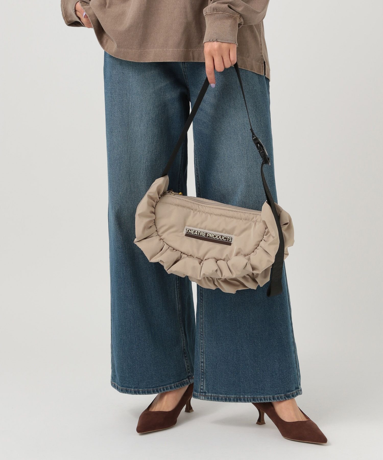 BAYFLOW 【THEATRE PRODUCTS(シアタープロダクツ)】別注パフフリルラウンドショルダー ベイフロー バッグ ショルダーバッグ ブラック グレー【送料無料】のサムネイル