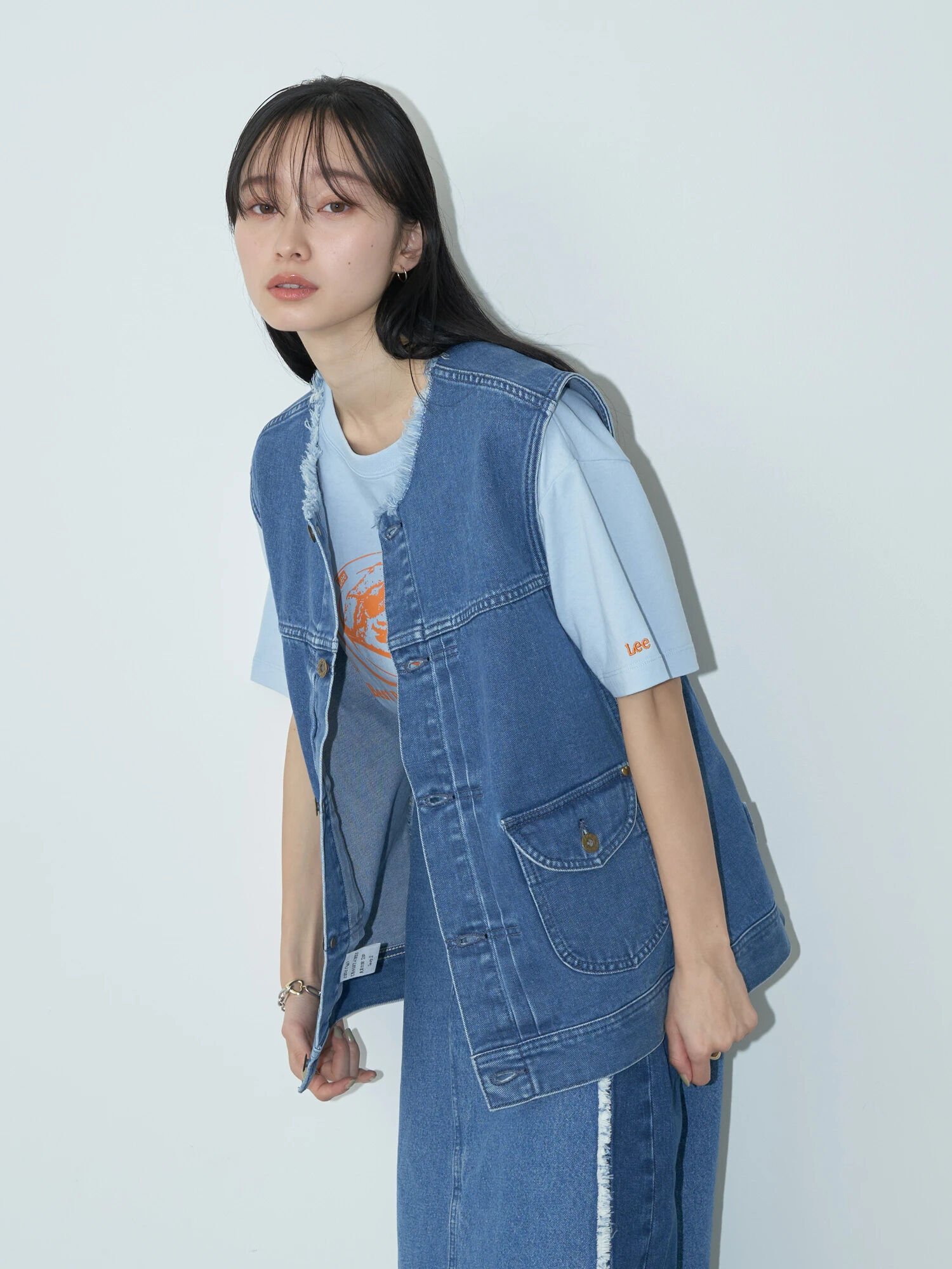 楽天Rakuten Fashion【SALE／50％OFF】earth music&ecology Lee*e.m.a.e DENIM VEST アースミュージック&エコロジー トップス ベスト・ジレ ブルー【送料無料】