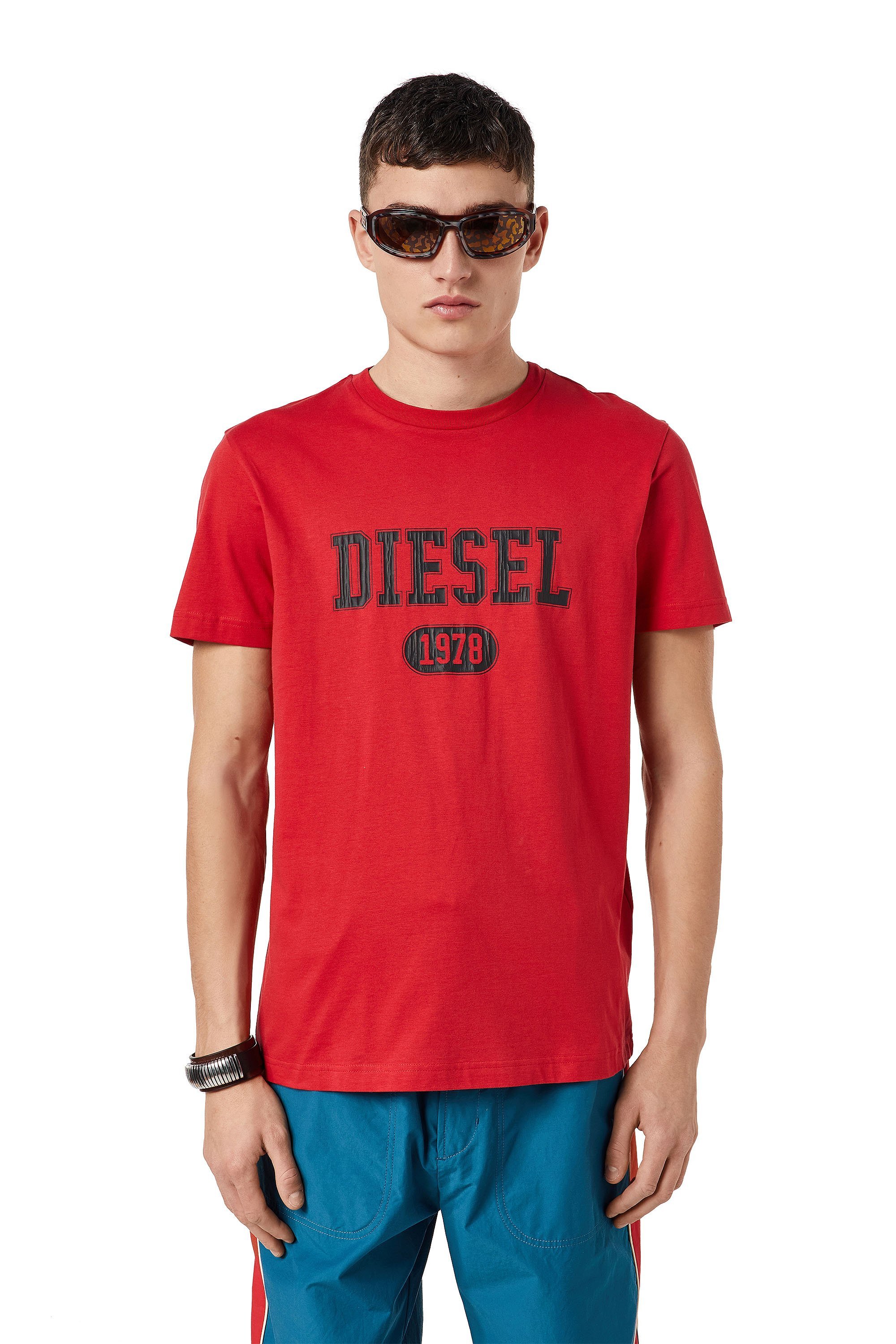 【SALE／30%OFF】DIESEL メンズ Tシャツ クラック加工 サステナブル ディーゼル トップス カットソー・Tシャツ レッド ホワイト ブラック グレー【送料無料】のサムネイル