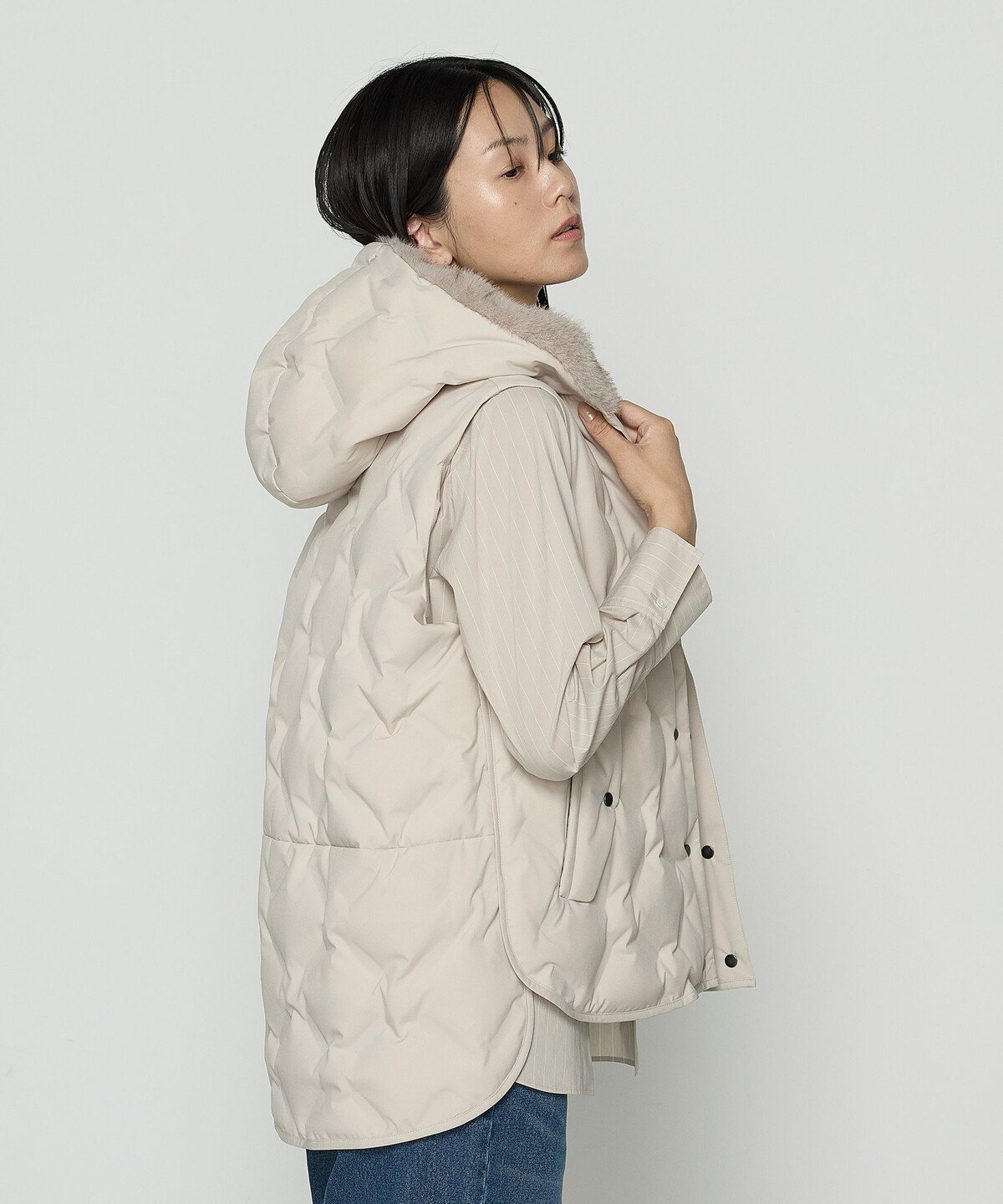 【SALE／18%OFF】Gabardine K.T フーデッド ダウンジレ コムサ ジャケット・アウター その他のジャケット・アウター ベージュ ブラック【送料無料】
