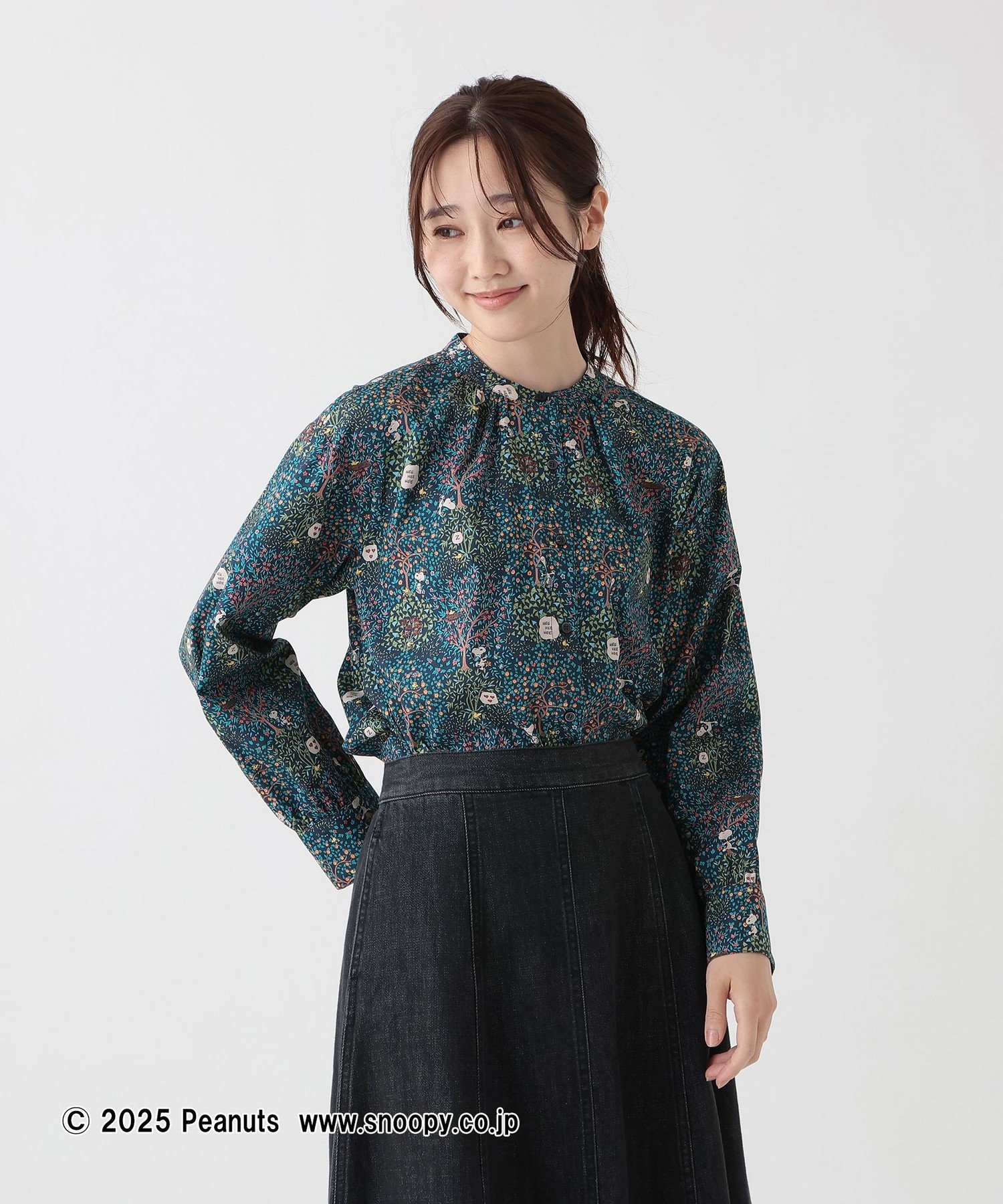 Afternoon Tea LIVING バンドカラーブラウス/リバティプリント/PEANUTS アフタヌーンティー・リビング トップス シャツ・ブラウス ネイビー【送料無料】のサムネイル