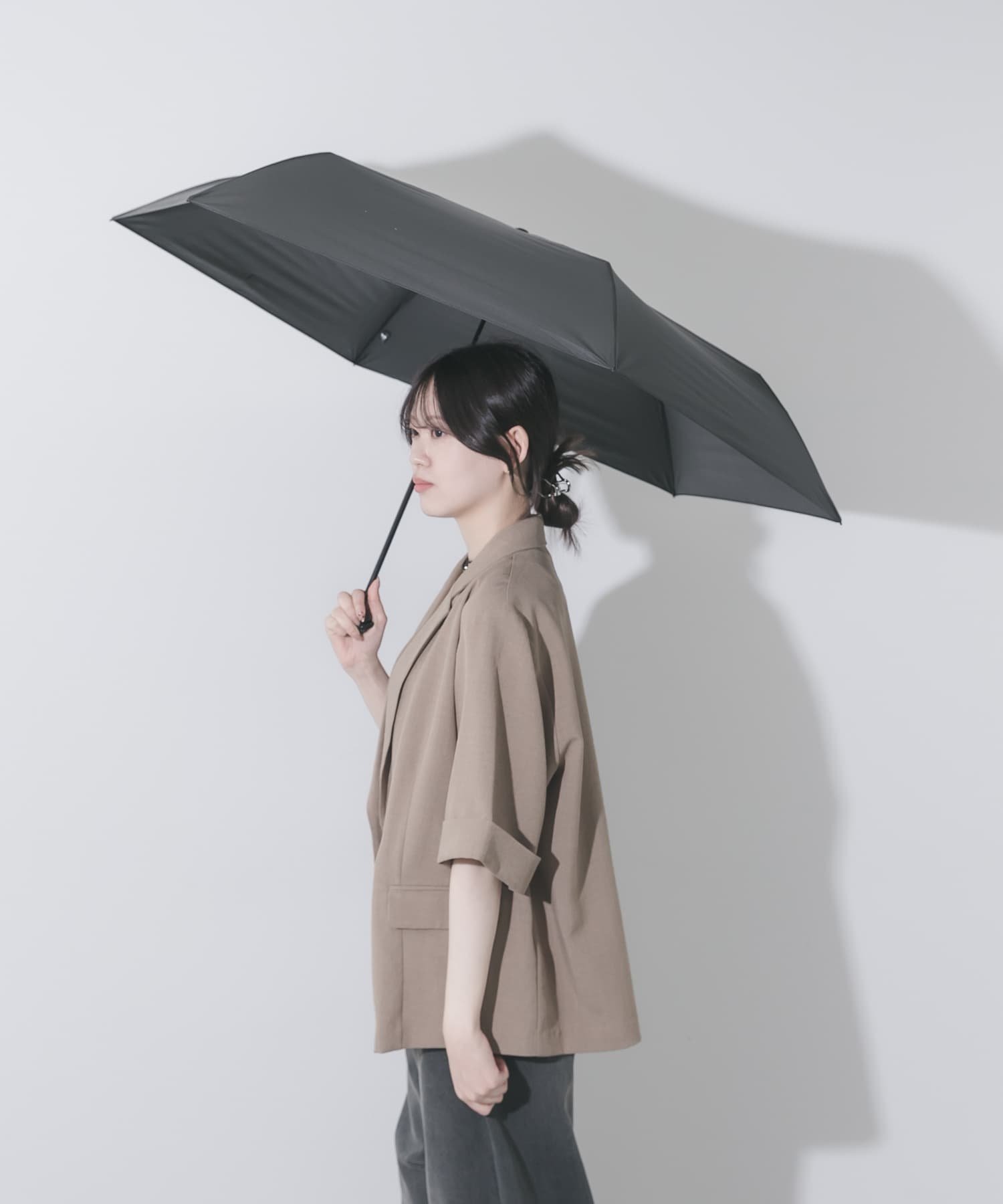 SMELLY 『晴雨兼用』because ユニセックス オールウェザーライト スメリー ファッション雑貨 傘・長傘 グレー ブラック