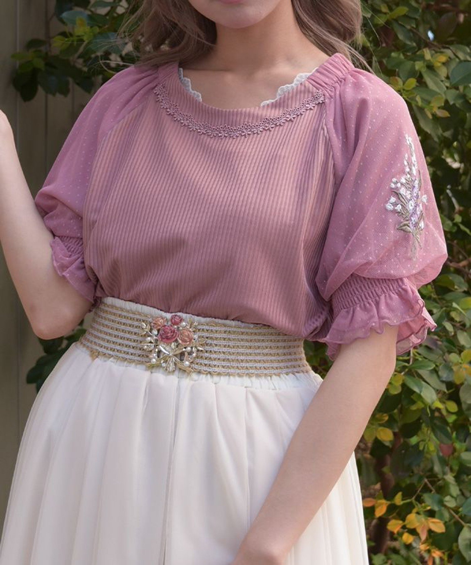 ネモフィラ*スズラン刺繍プルオーバー アクシーズファム トップス カットソー・Tシャツ ホワイト ピンク ブルー