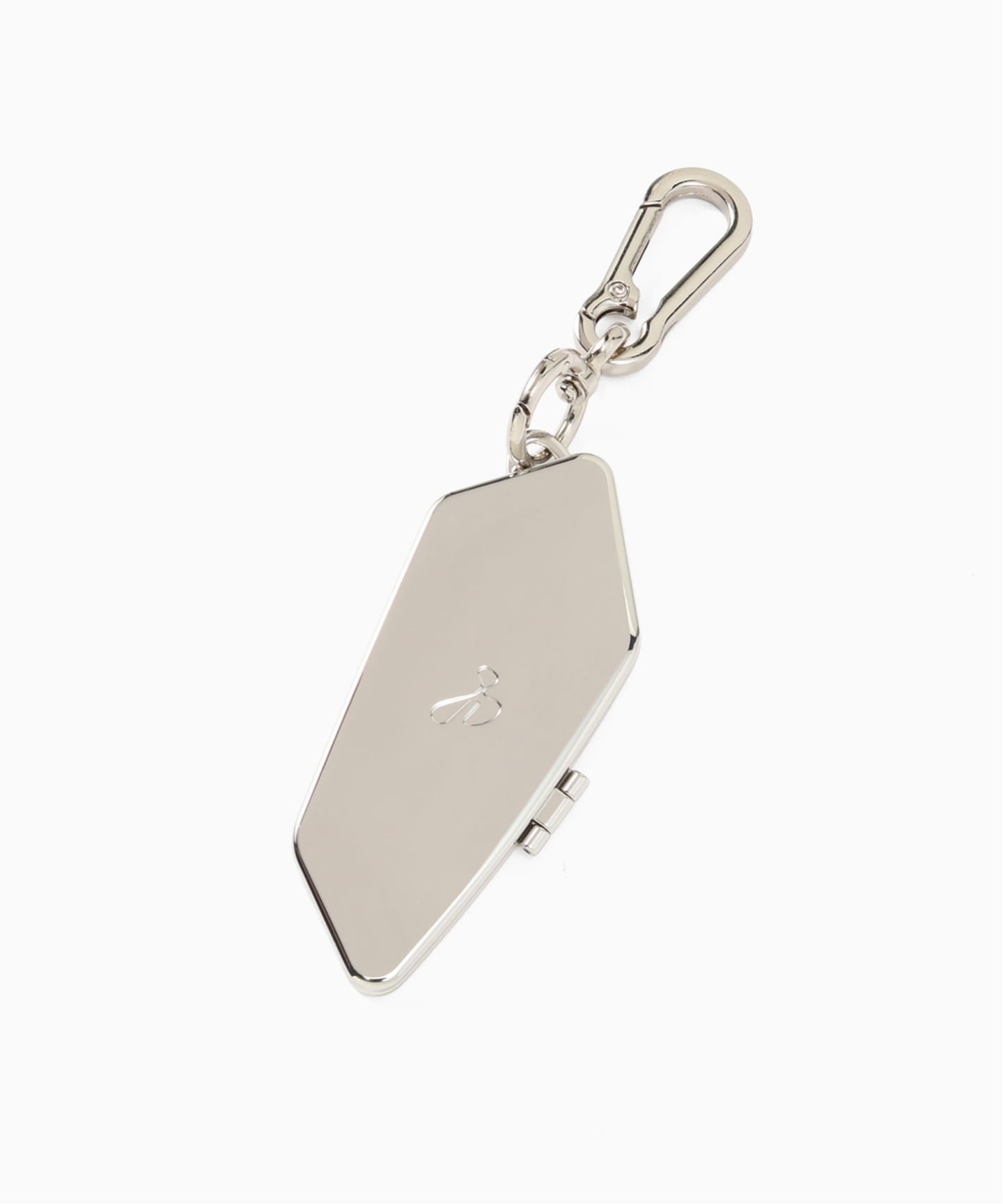 417 EDIFICE（フォーワンセブン エディフィス）HIDAKA / ヒダカ Side Mirror Keychainメーカー型番：AC27弊社販売カラー名：メーカーカラー名シルバー(093)：SILVER弊社販売サイズ名：メーカーサイズ名フリー(009)：OSーDesignー・26A/Wテーマ「VehrcleRelics」シリーズより、バイクのサイドミラーの形状をサンプリングしたグラフィックキーチェーン。・日常のギアに工業的なモチーフを取り入れた、HIDAKAらしい遊び心とウィットの効いたデザイン。・バッグやベルトループに装着でき、スタイリングのキャッチーなアクセントとして活躍する一品です。ーFunctionー・開閉可能なミラー構造を採用し、外出先での身だしなみチェックにも重宝する実用的な設計。・日常に馴染むデイリーユースな利便性と高いデザイン性を兼ね備えています。【HIDAKA/ヒダカ】「Discoverytoexistingintellect(既知への発見)」をコンセプトに掲げたユニセックスブランド。日常にありふれたものにブランド独自のミニマルなエッセンスをくわえることで、”未知への感動”と”既知への安堵”の二面性を表現。年齢・性別・国籍を問わない実用的なプロダクトが魅力的なブランドです。※取り扱いについては、商品についている取扱表示にてご確認下さい。※照明の関係により、実際よりも色味が違って見える場合があります。※またパソコン・スマートフォンなどの環境により、若干製品と画像のカラーが異なる場合もございます。※商品の色味は、商品アップ画像をご参照ください。型番：26090316003430-093-009 SR5102【採寸】サイズ全長幅フリー174.5商品のサイズについて【商品詳細】中国素材：本体:合金、ガラスサイズ：フリー※画面上と実物では多少色具合が異なって見える場合もございます。ご了承ください。商品のカラーについて417 EDIFICE（フォーワンセブン エディフィス）HIDAKA / ヒダカ Side Mirror Keychainメーカー型番：AC27弊社販売カラー名：メーカーカラー名シルバー(093)：SILVER弊社販売サイズ名：メーカーサイズ名フリー(009)：OSーDesignー・26A/Wテーマ「VehrcleRelics」シリーズより、バイクのサイドミラーの形状をサンプリングしたグラフィックキーチェーン。・日常のギアに工業的なモチーフを取り入れた、HIDAKAらしい遊び心とウィットの効いたデザイン。・バッグやベルトループに装着でき、スタイリングのキャッチーなアクセントとして活躍する一品です。ーFunctionー・開閉可能なミラー構造を採用し、外出先での身だしなみチェックにも重宝する実用的な設計。・日常に馴染むデイリーユースな利便性と高いデザイン性を兼ね備えています。【HIDAKA/ヒダカ】「Discoverytoexistingintellect(既知への発見)」をコンセプトに掲げたユニセックスブランド。日常にありふれたものにブランド独自のミニマルなエッセンスをくわえることで、”未知への感動”と”既知への安堵”の二面性を表現。年齢・性別・国籍を問わない実用的なプロダクトが魅力的なブランドです。※取り扱いについては、商品についている取扱表示にてご確認下さい。※照明の関係により、実際よりも色味が違って見える場合があります。※またパソコン・スマートフォンなどの環境により、若干製品と画像のカラーが異なる場合もございます。※商品の色味は、商品アップ画像をご参照ください。型番：26090316003430-093-009 SR5102【採寸】サイズ全長幅フリー174.5商品のサイズについて【商品詳細】中国素材：本体:合金、ガラスサイズ：フリー※画面上と実物では多少色具合が異なって見える場合もございます。ご了承ください。商品のカラーについて