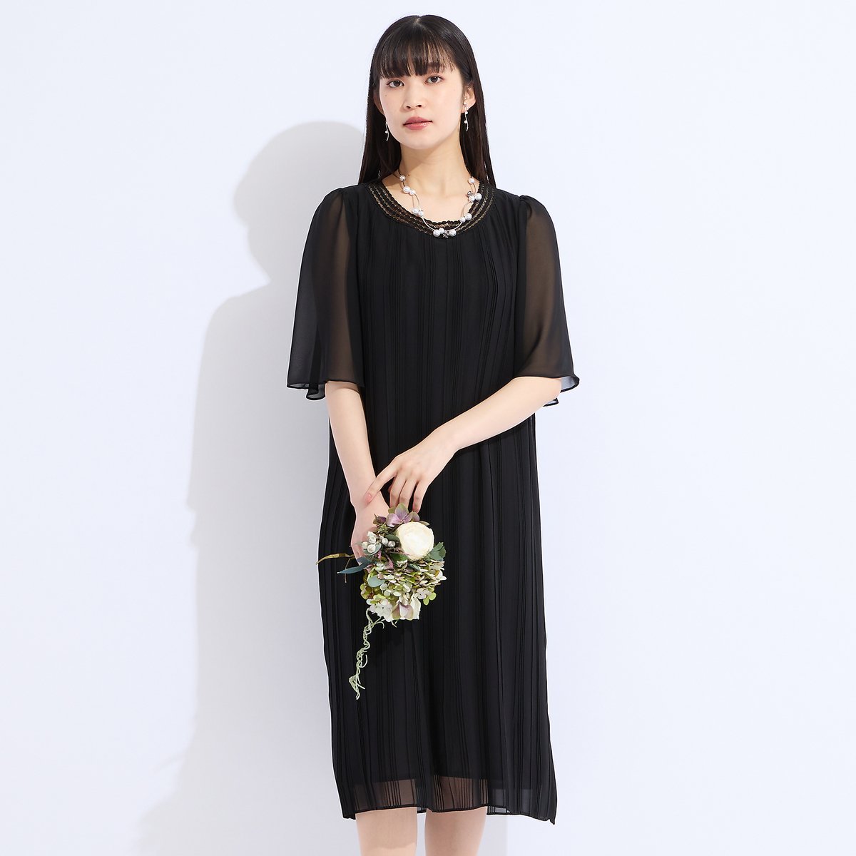 Liliane Burty ソフトジョーゼット刺繍プリーツ加工ワンピース リリアンビューティ ワンピース・ドレス その他のワンピース・ドレス ブラック