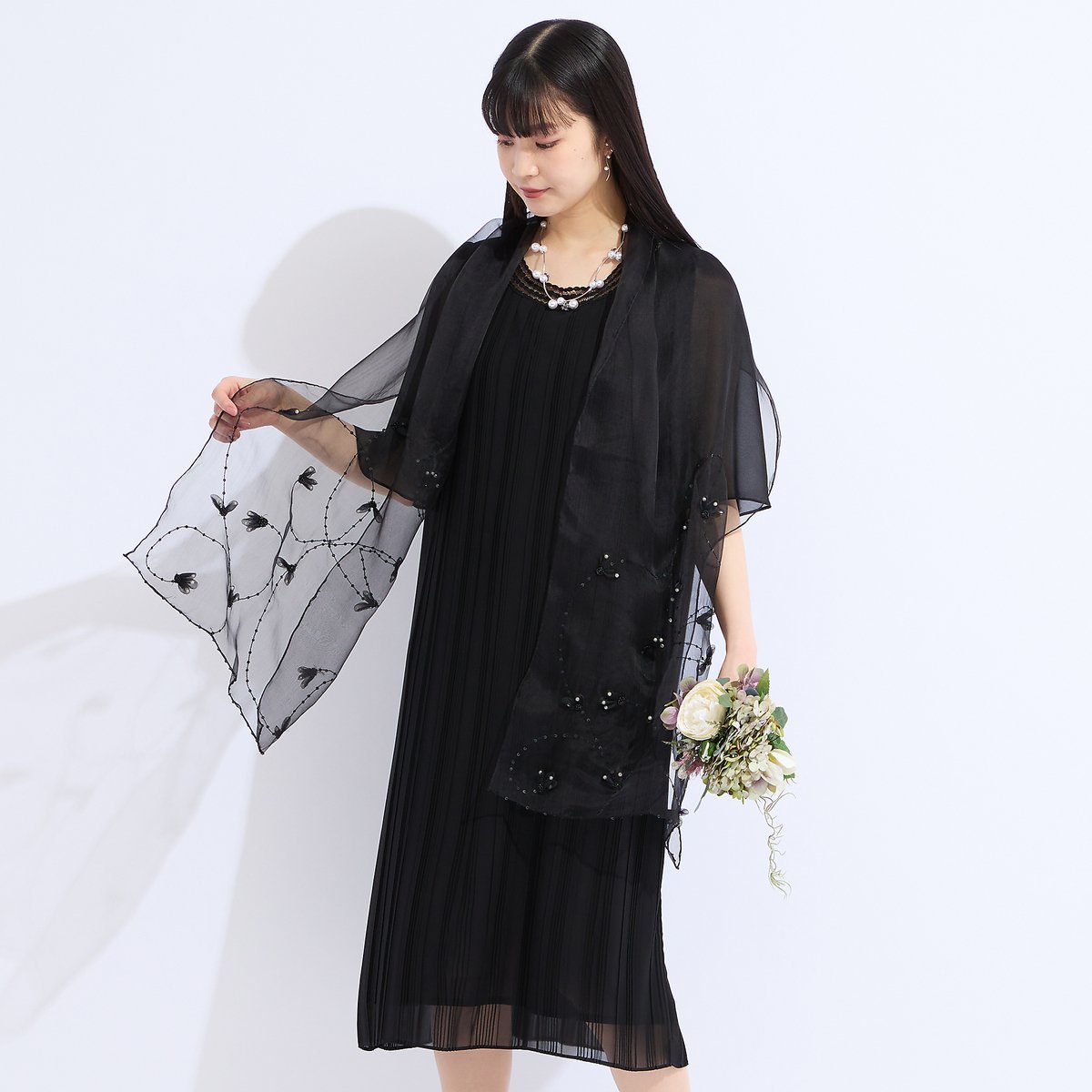 Liliane Burty ソフトジョーゼット刺繍プリーツ加工ワンピース リリアンビューティ ワンピース・ドレス その他のワンピース・ドレス ブラック