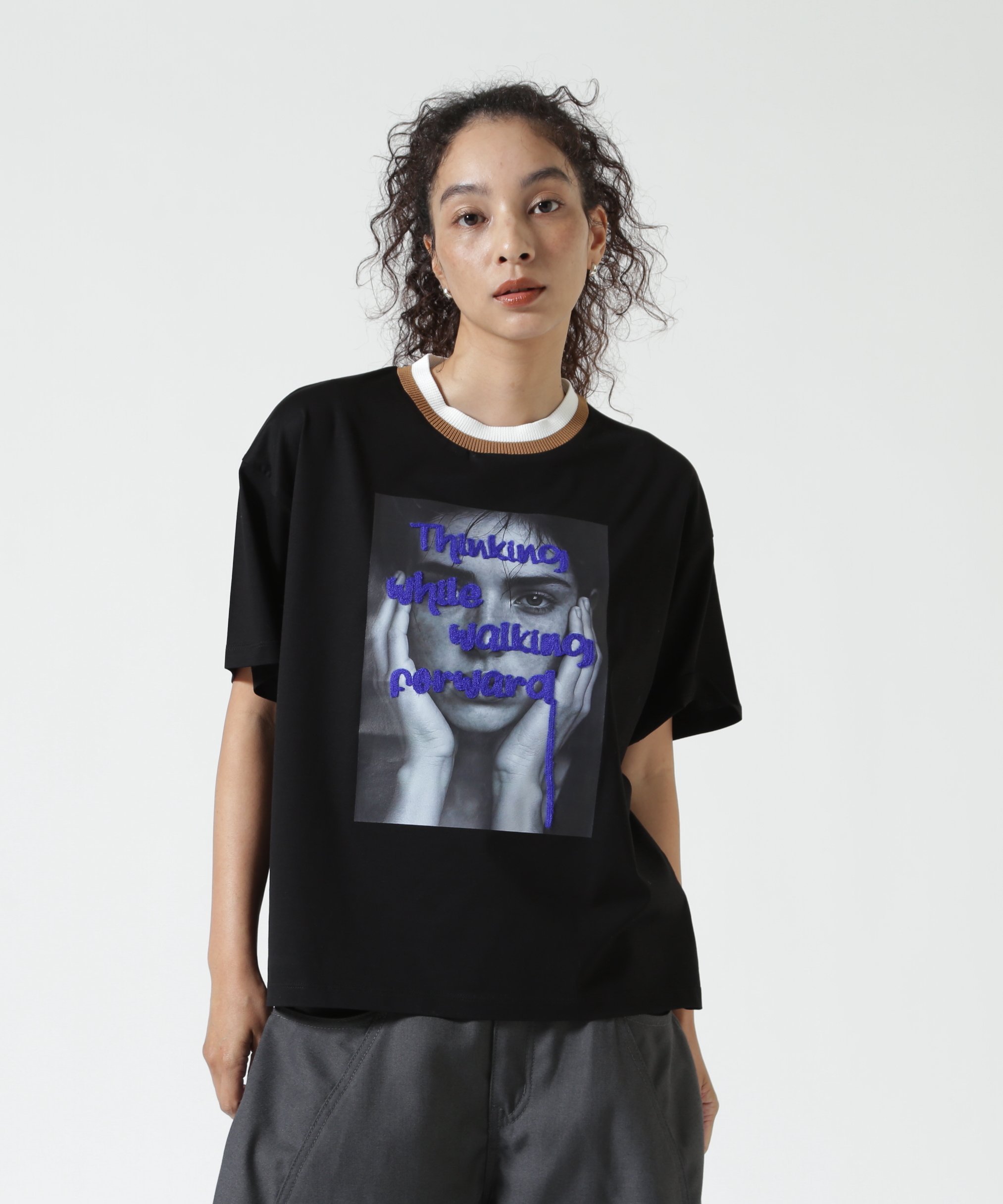 EN'DAY(エンデイ)FACE Tシャツ ビーセカンド トップス シャツ・ブラウス ホワイト ブラック